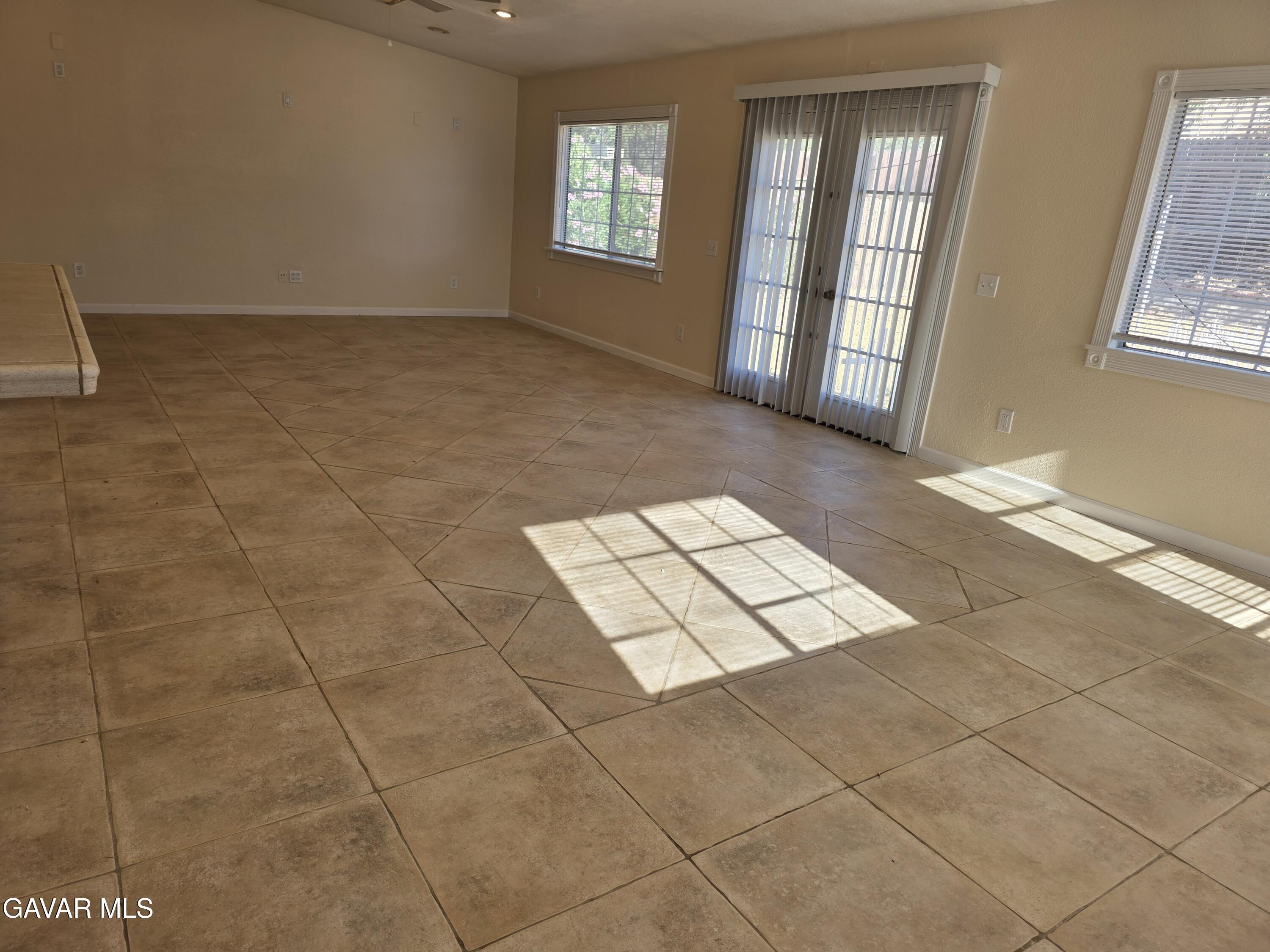 1902 Simsburry Street Property Photo 6