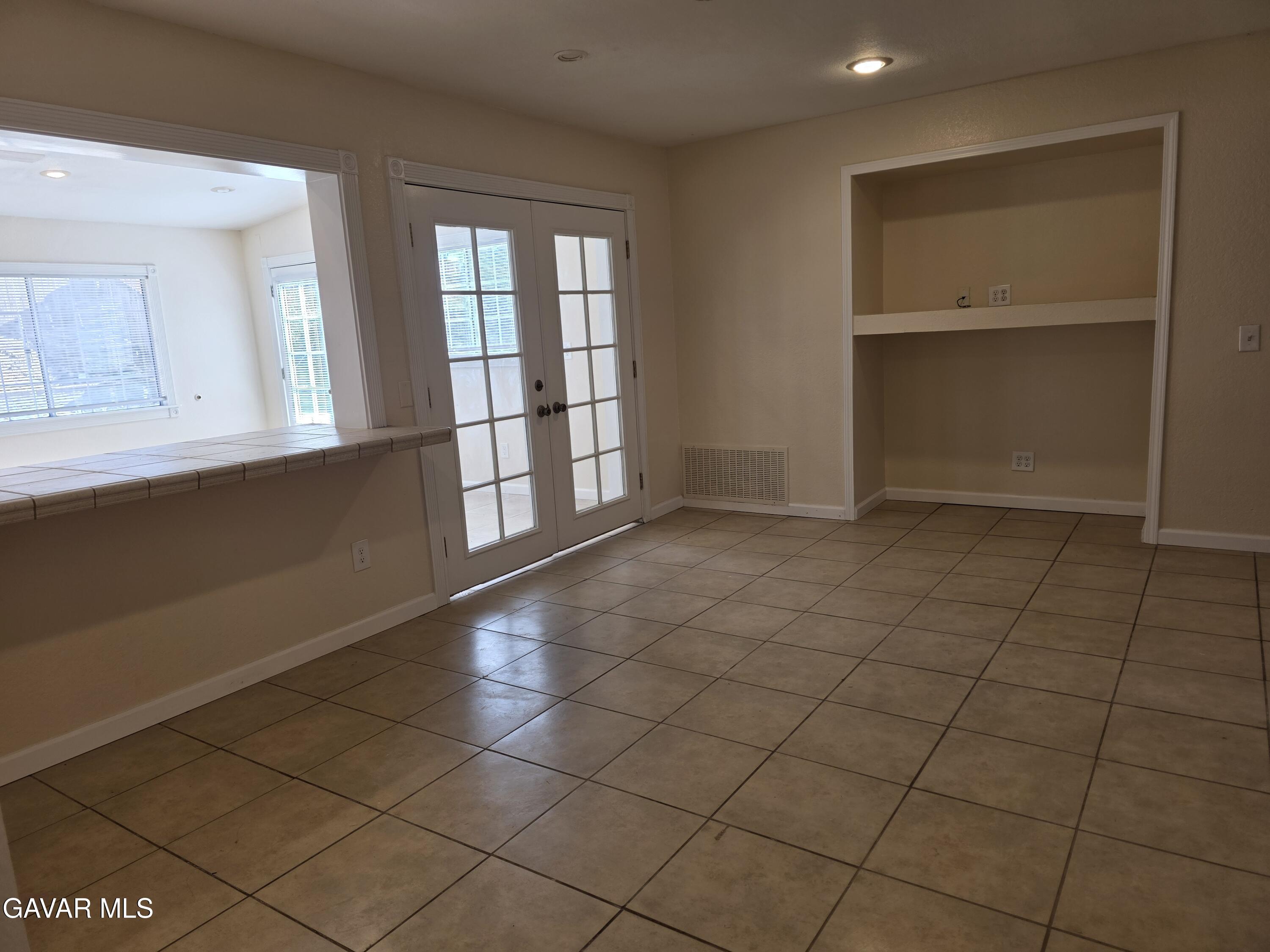 1902 Simsburry Street Property Photo 8