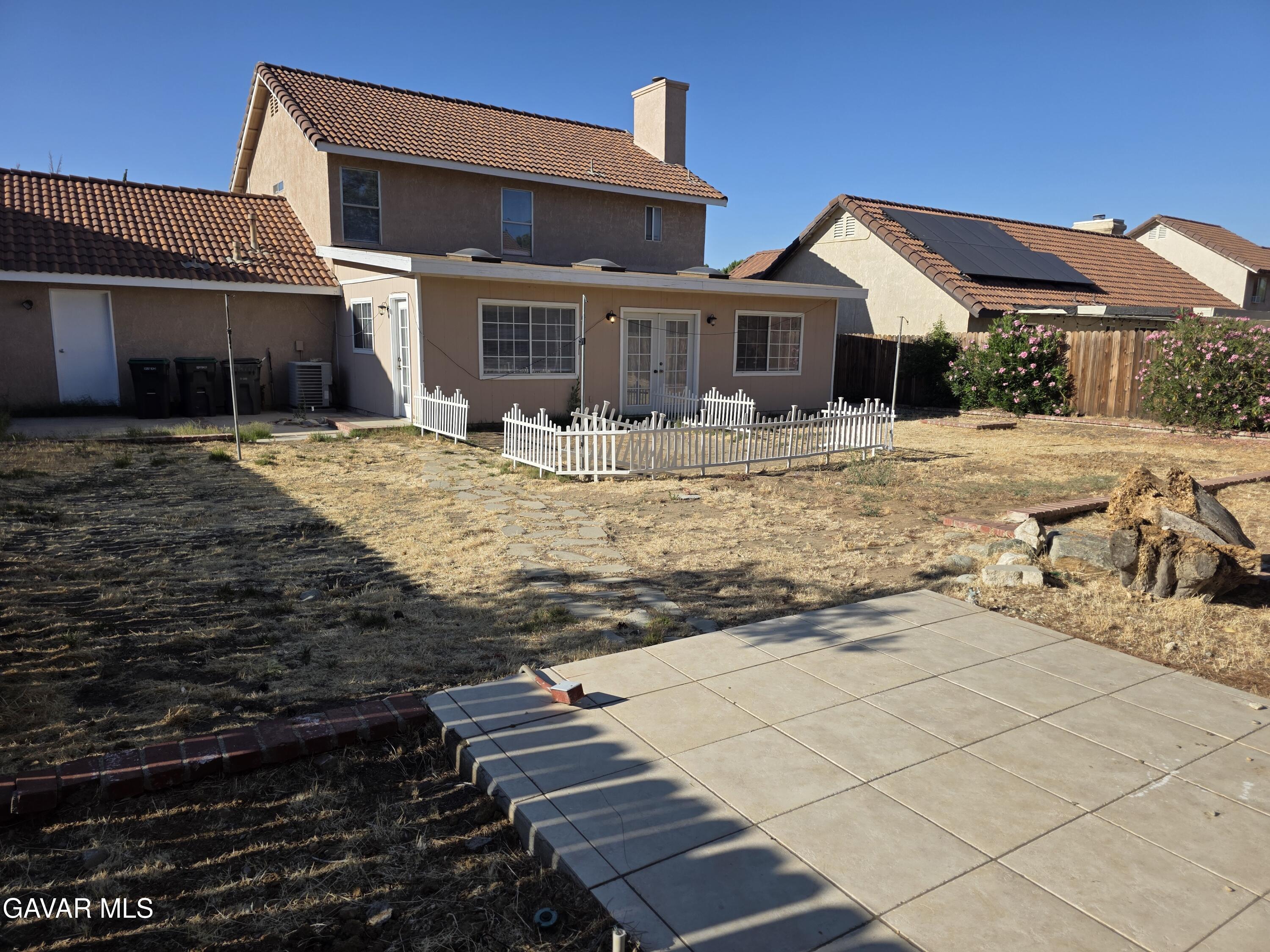 1902 Simsburry Street Property Photo 26