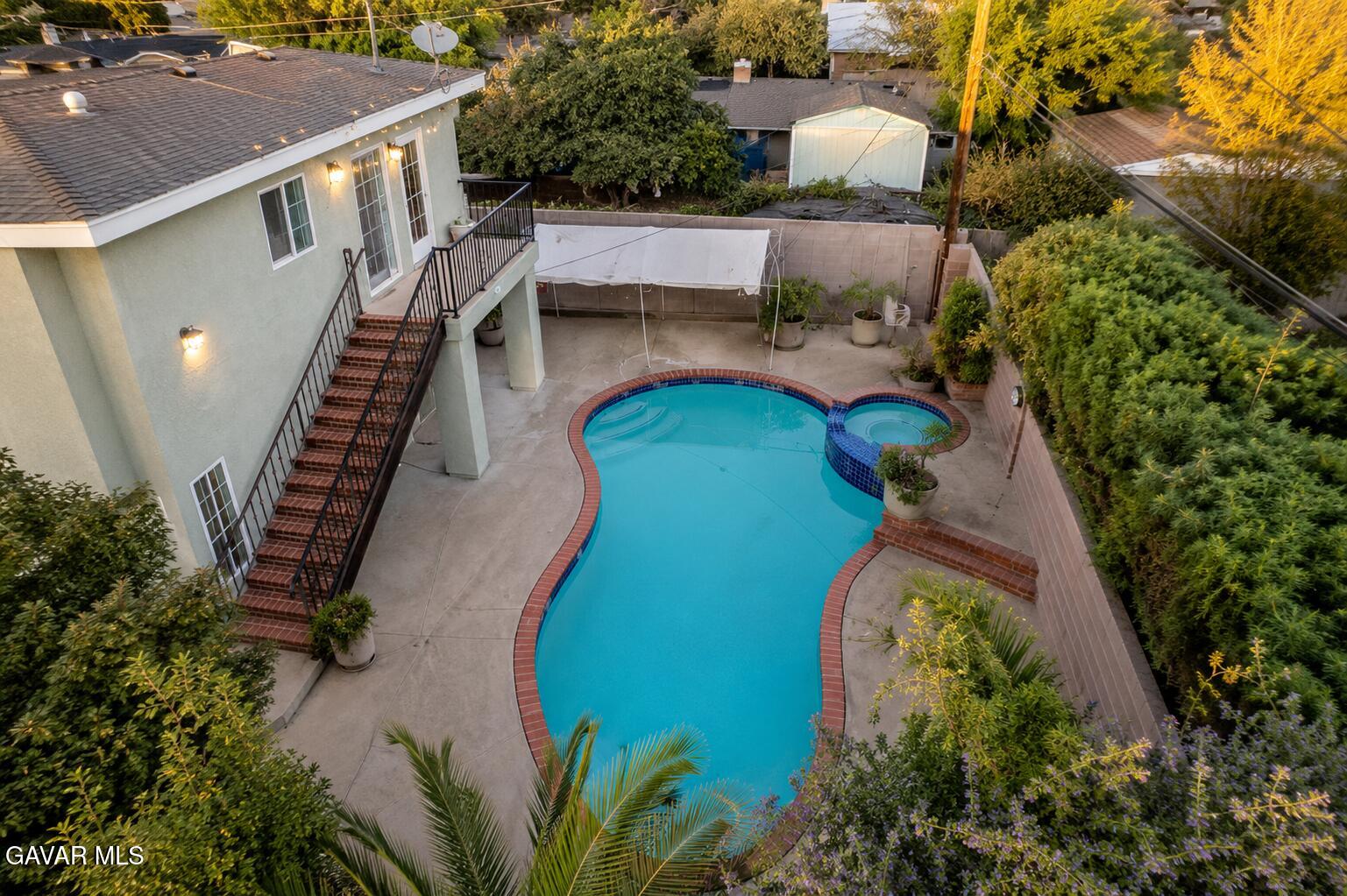 11138 Collett Avenue Property Photo 5