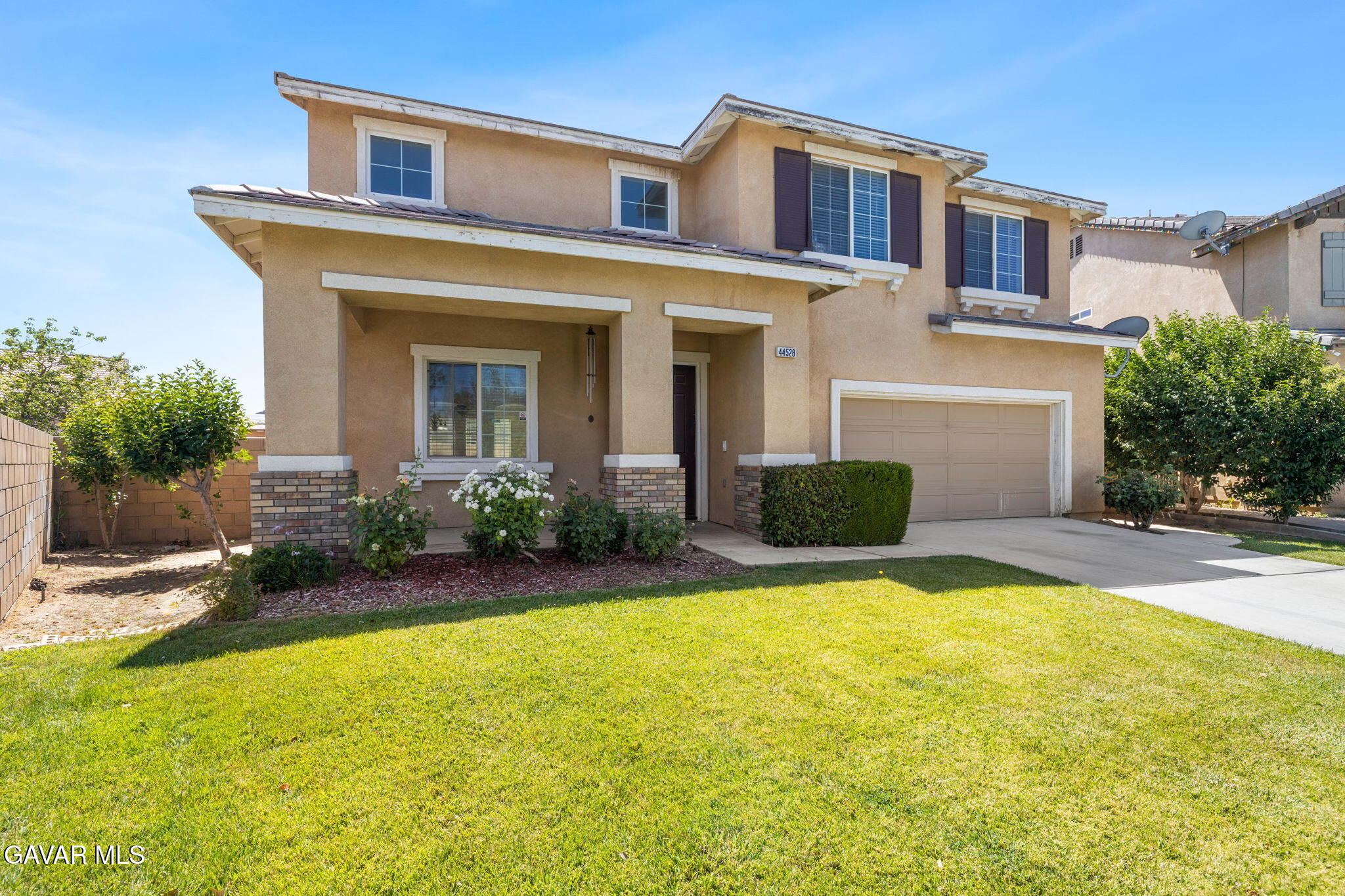 44528 Orchard Lane Property Photo 2