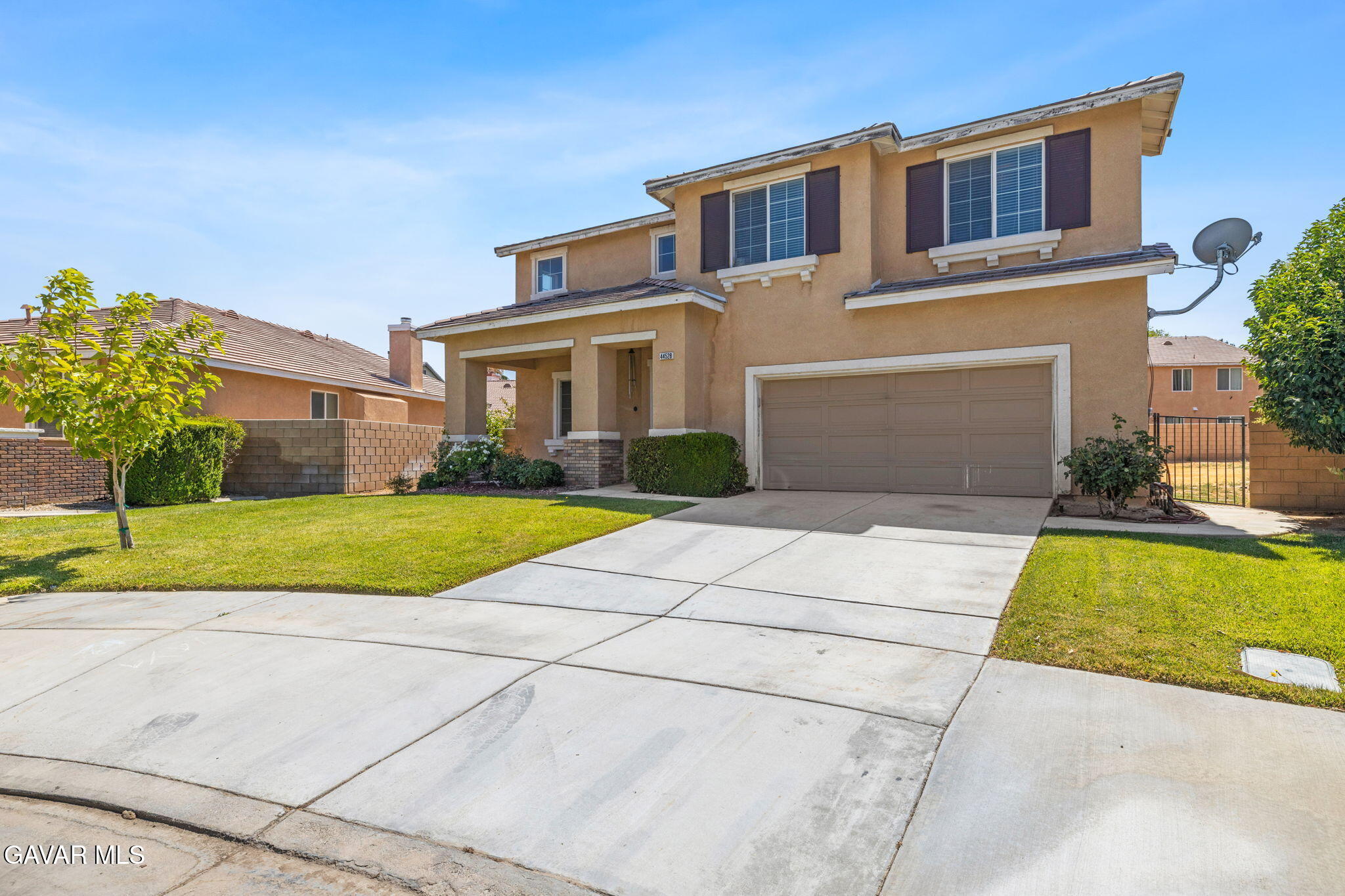 44528 Orchard Lane Property Photo 3
