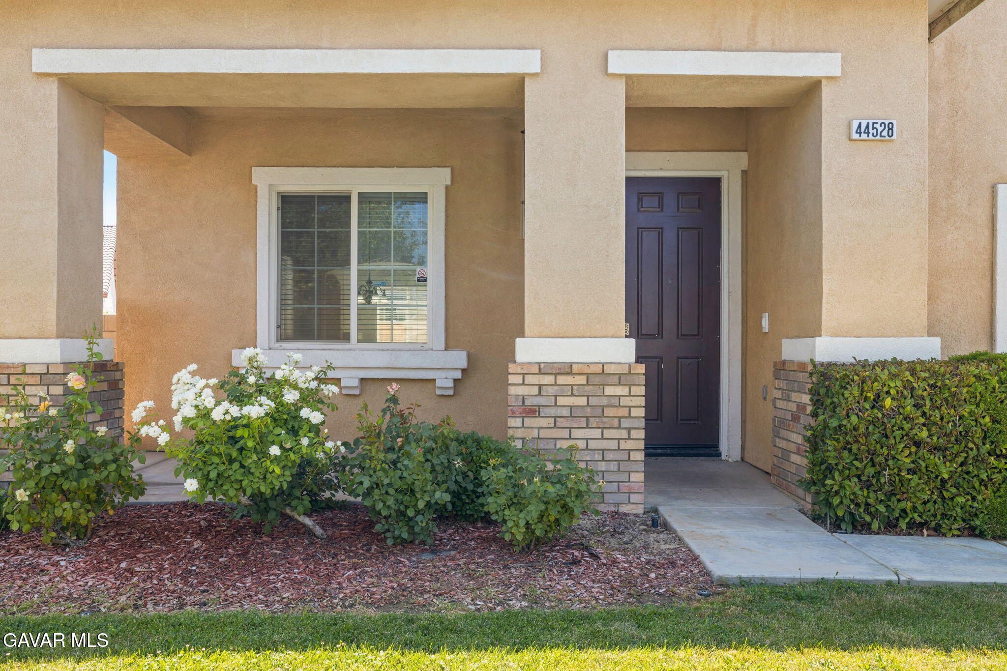 44528 Orchard Lane Property Photo 4