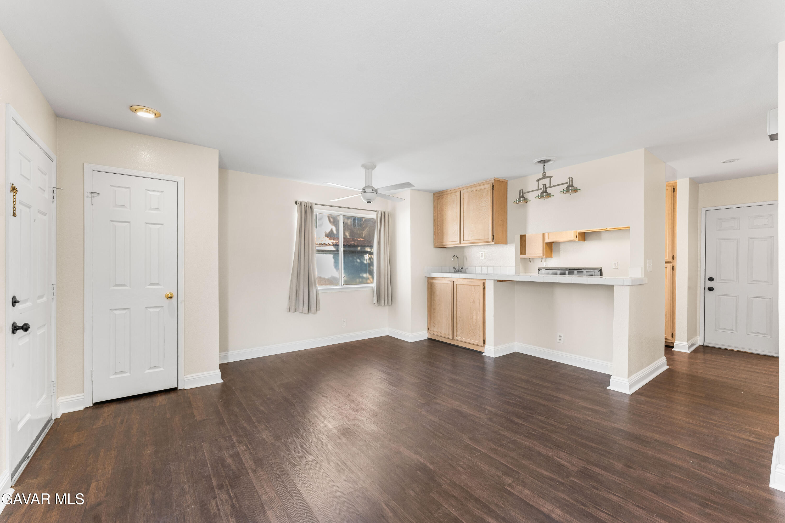 43465 30th Street, Unit 4 Property Photo 11