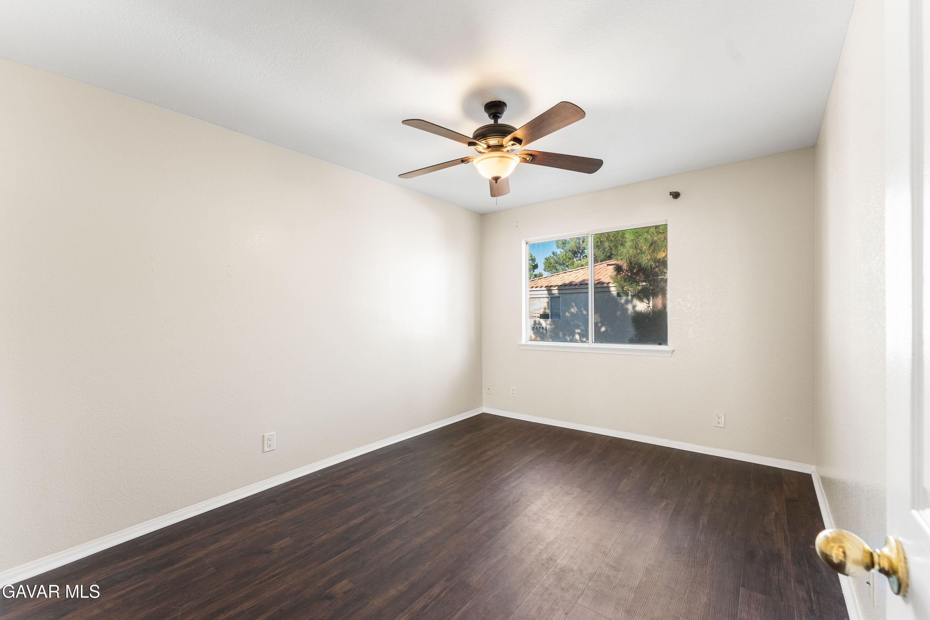 43465 30th Street, Unit 4 Property Photo 27