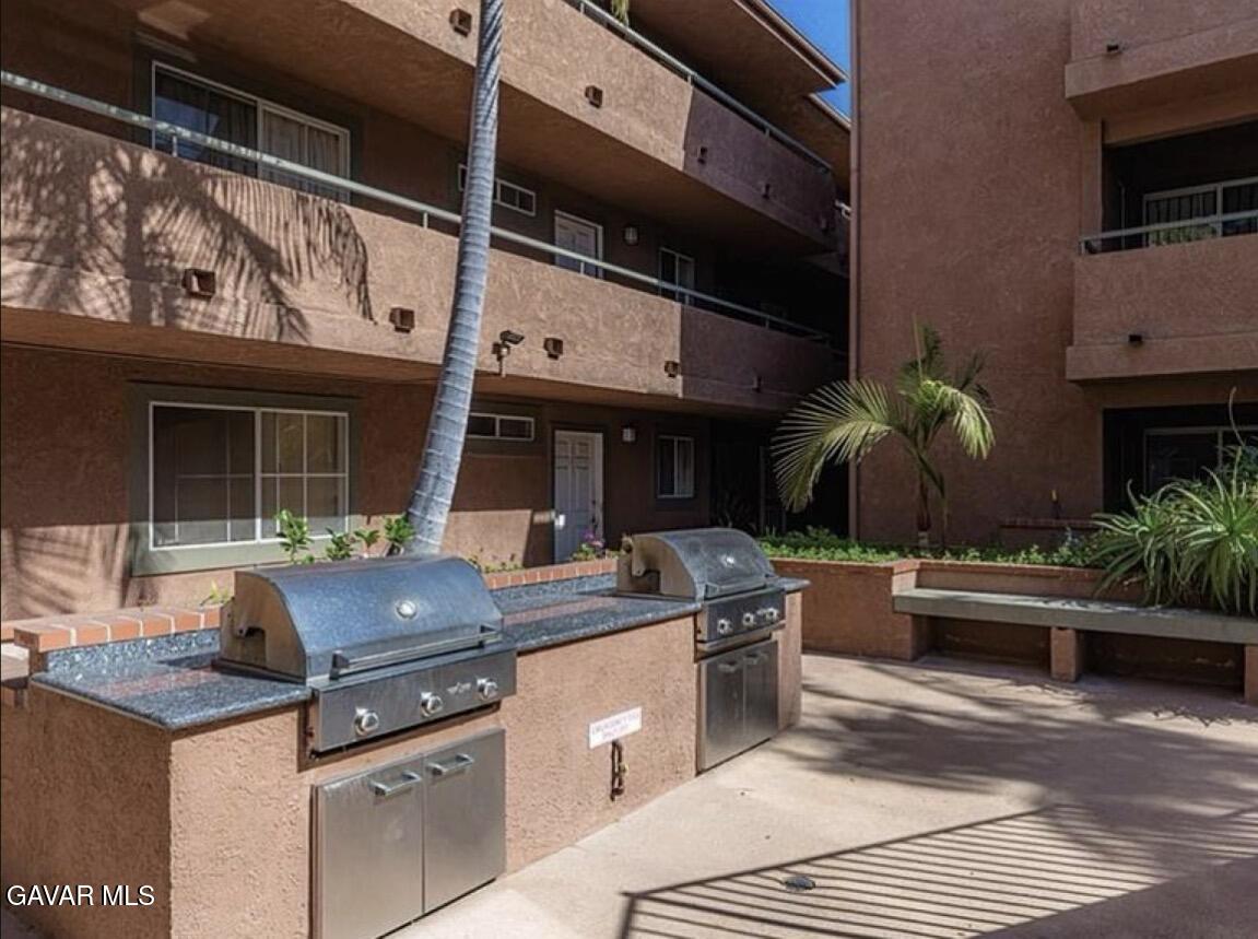 2507 E 15th Street, Unit 104 Property Photo 32