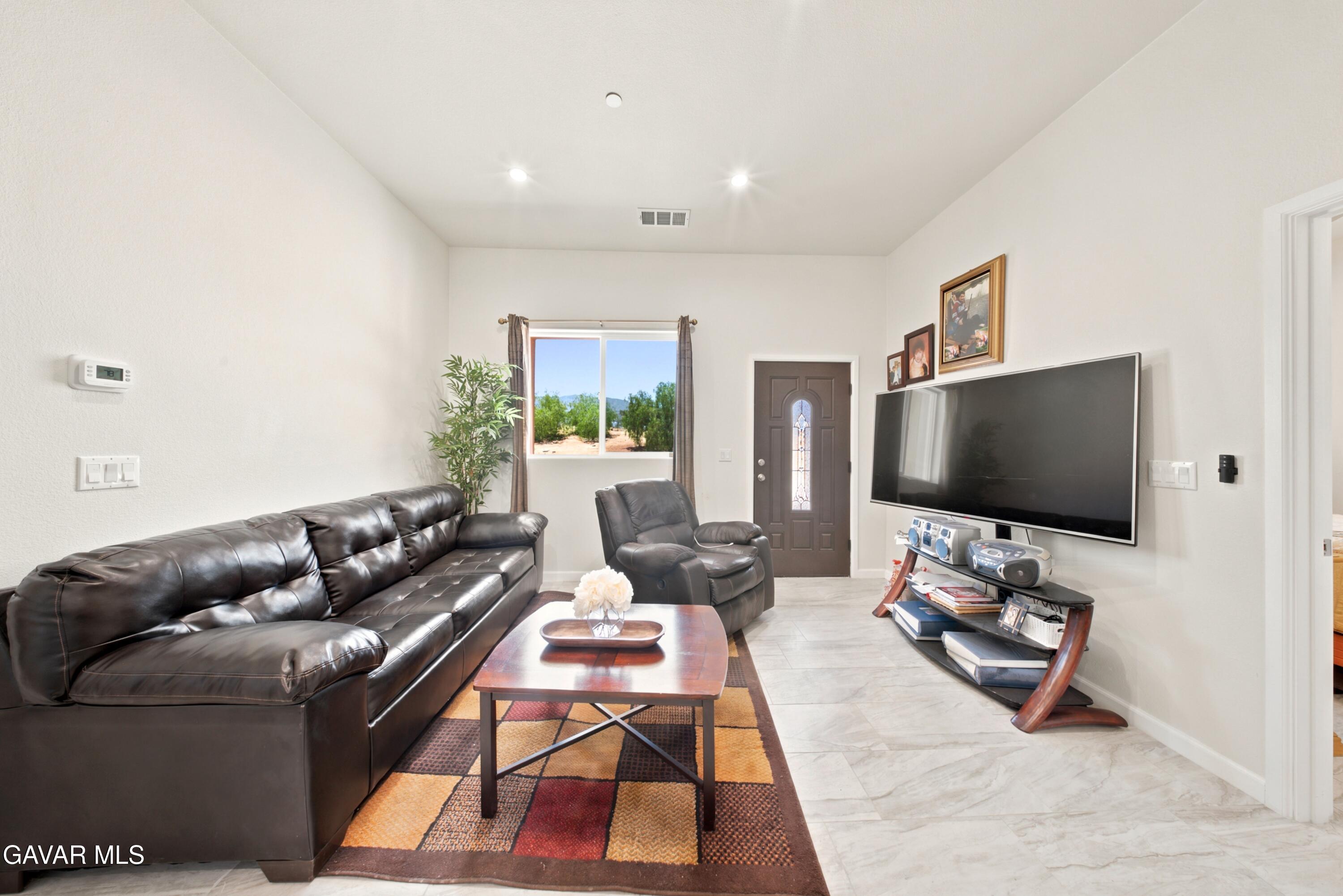 9421 Fort Tejon Road Property Photo 16