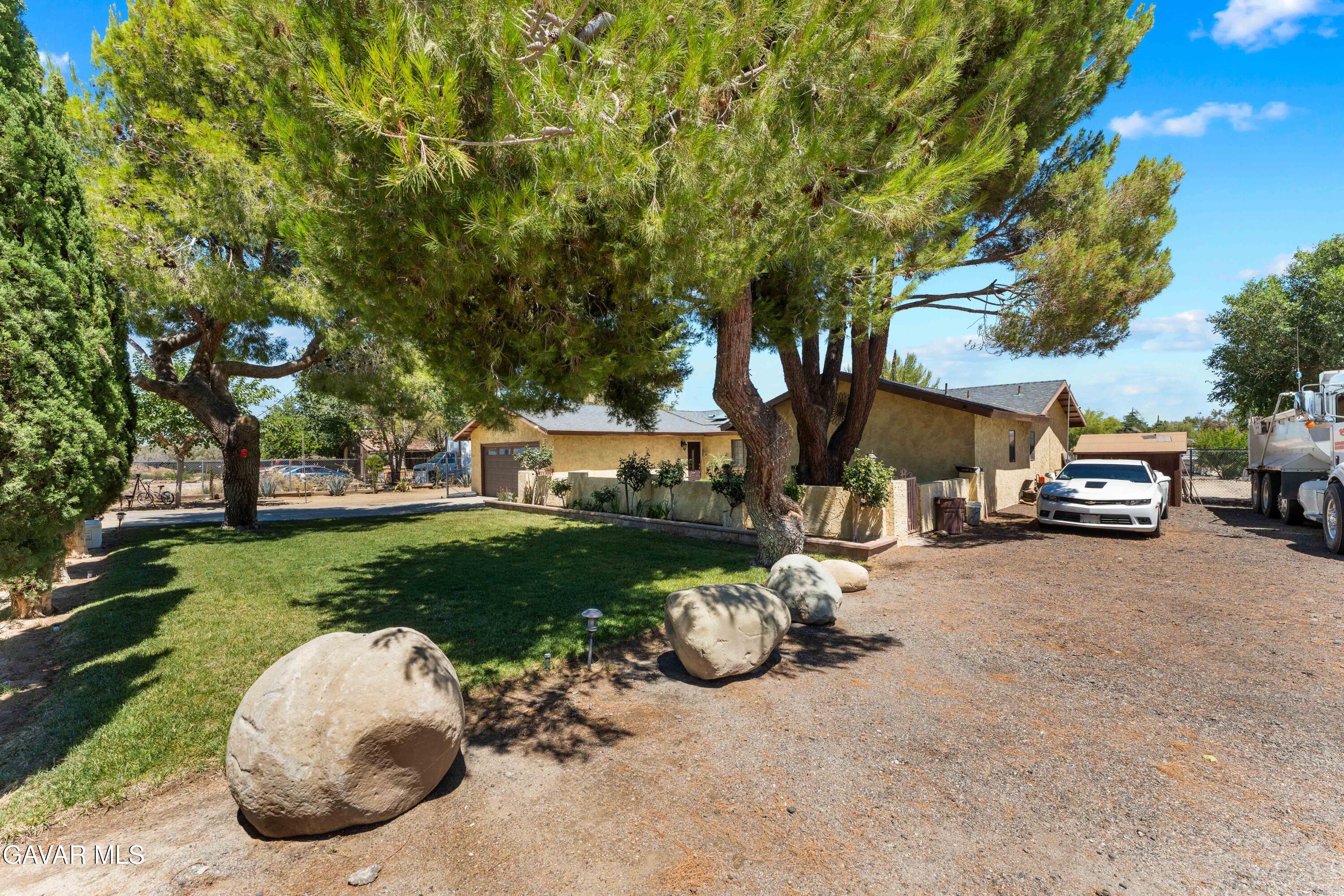 9615 E Avenue S12 Property Photo 4