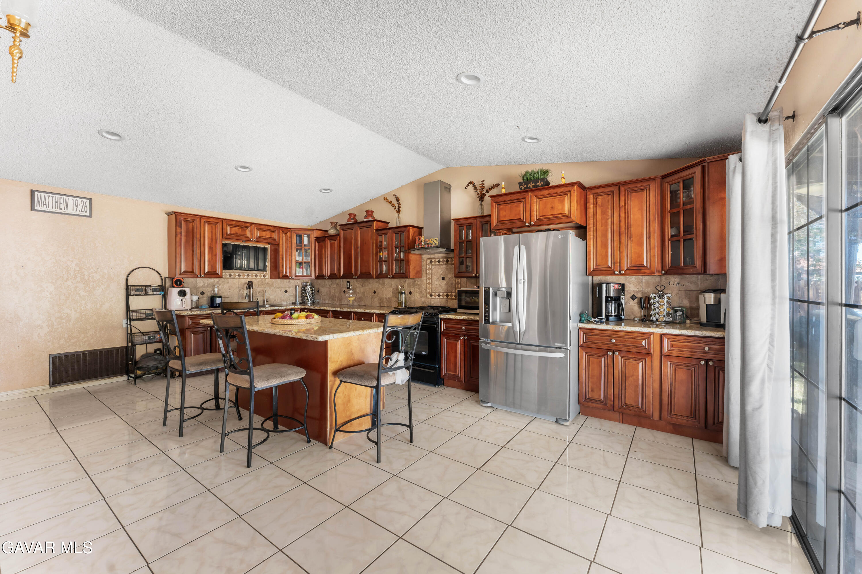 9615 E Avenue S12 Property Photo 17