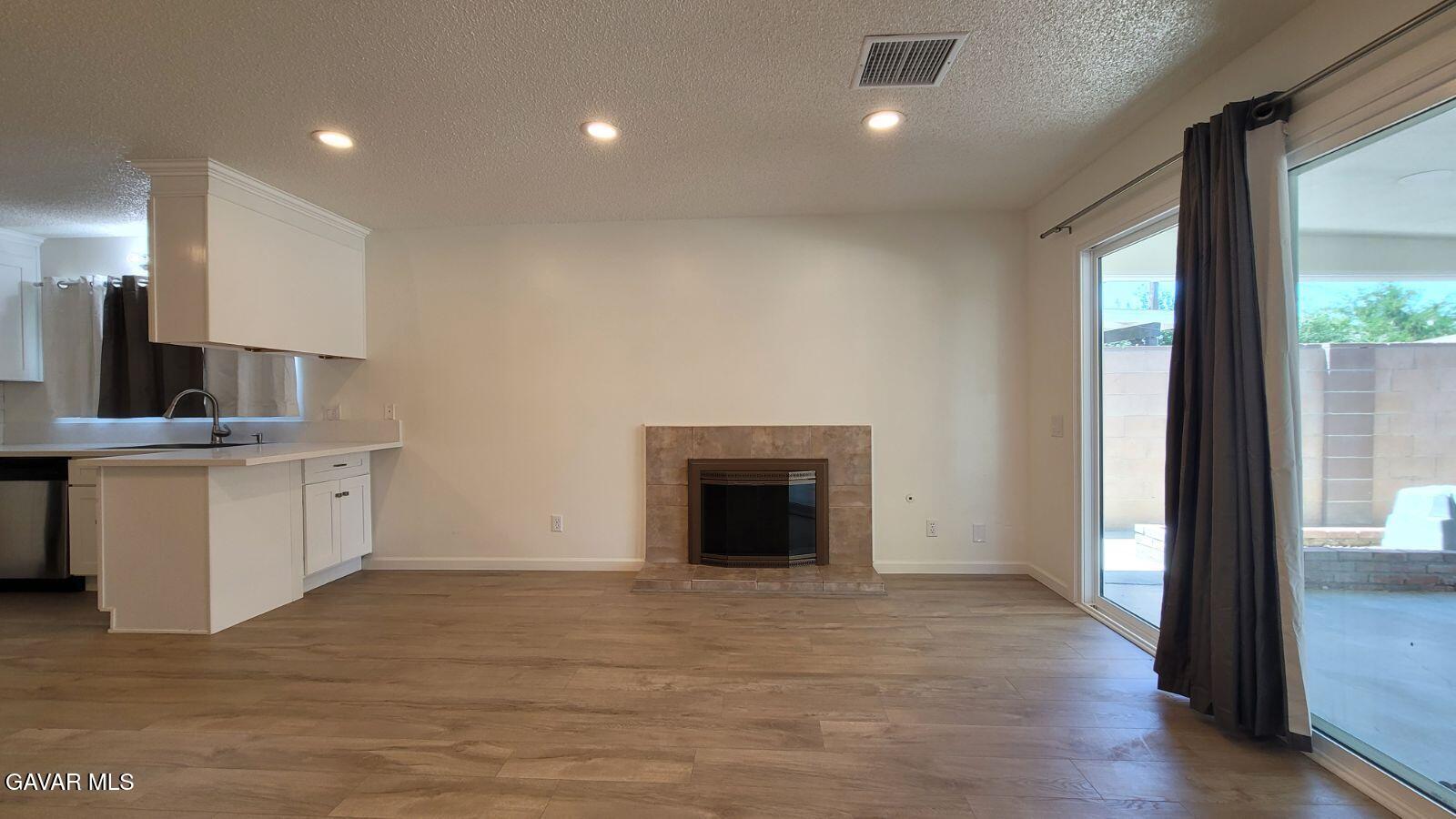 45303 Lorimer Avenue Property Photo 5