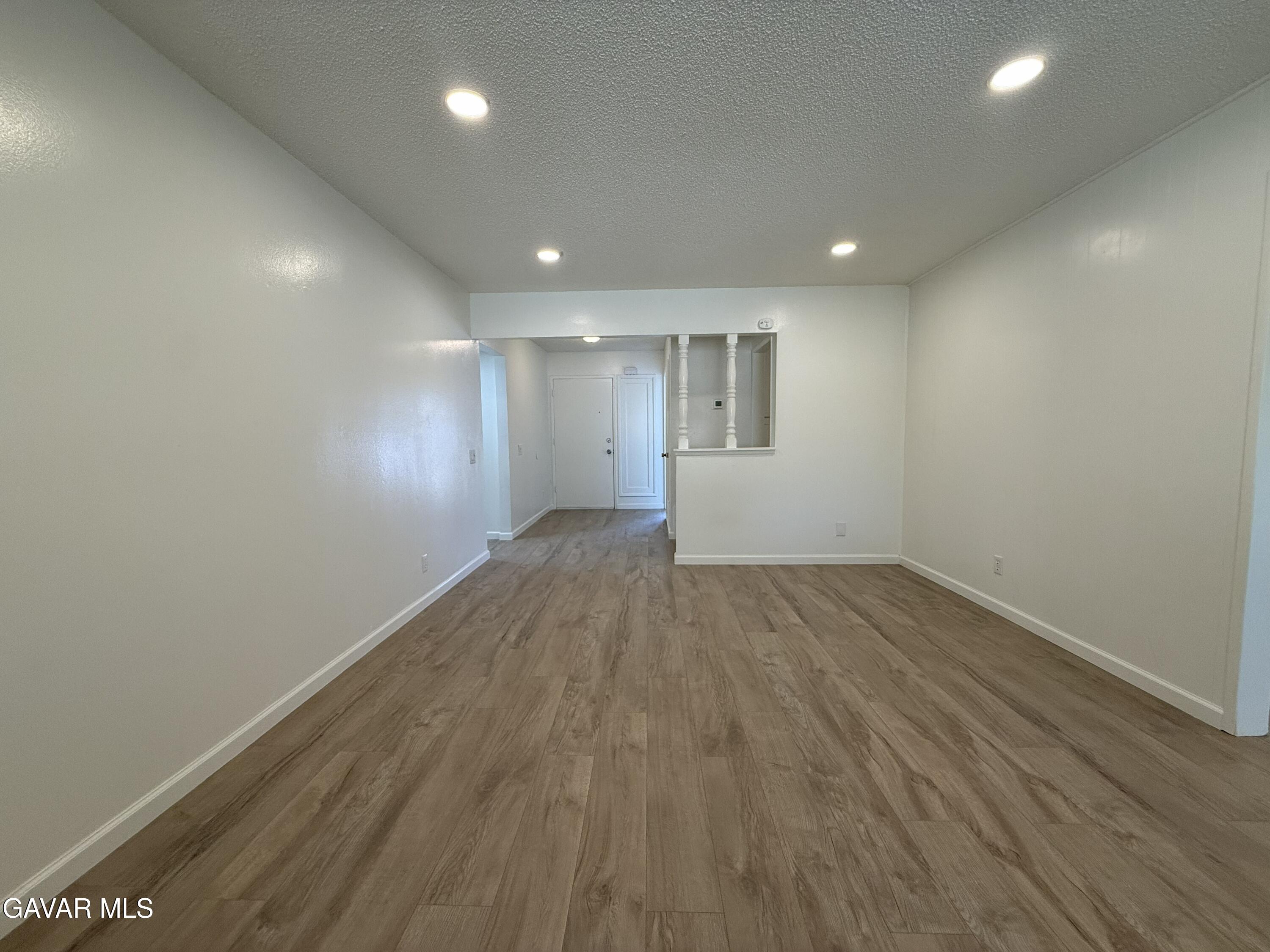 45303 Lorimer Avenue Property Photo 15