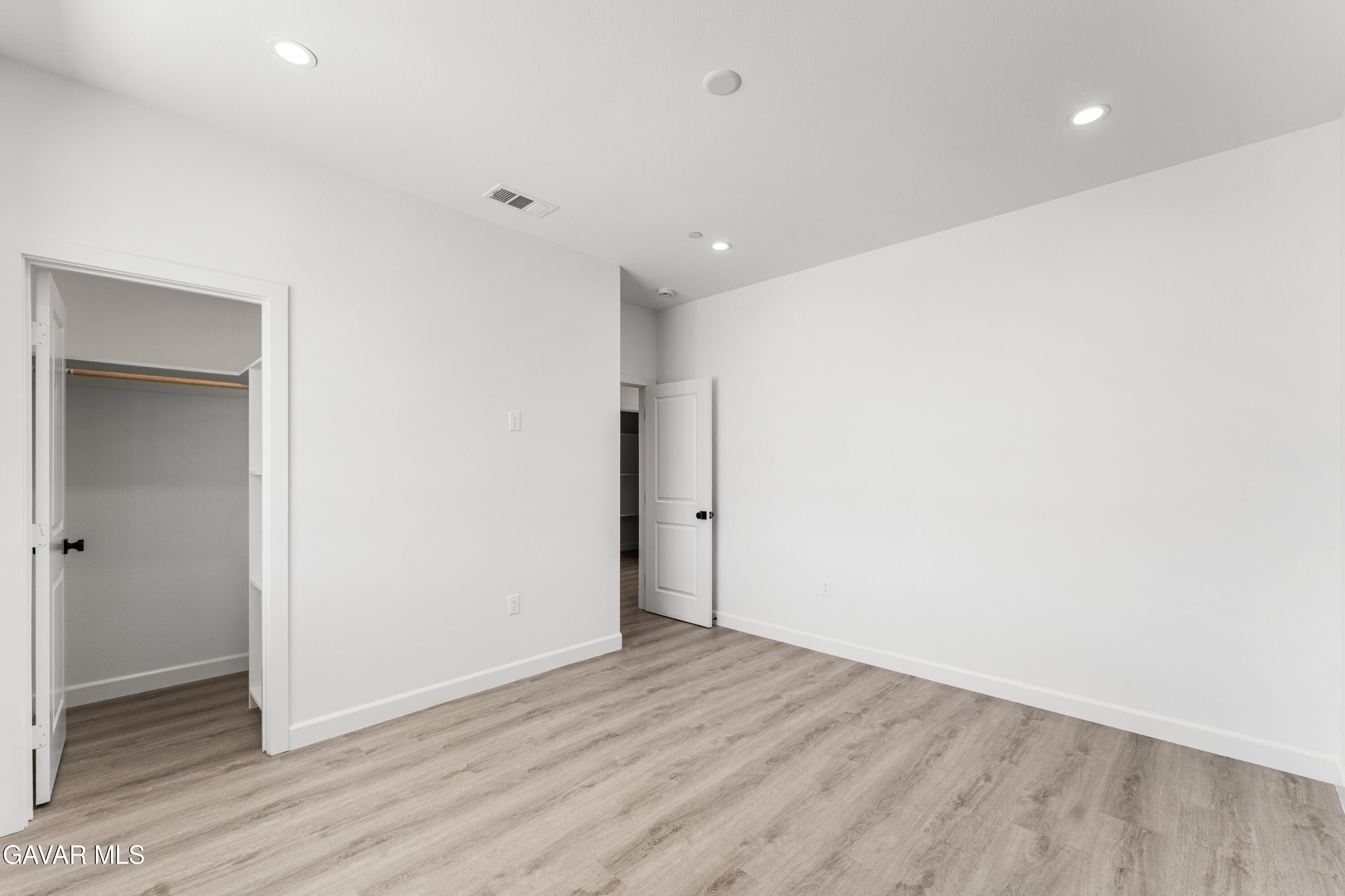 10433 Trumbull Street Property Photo 26