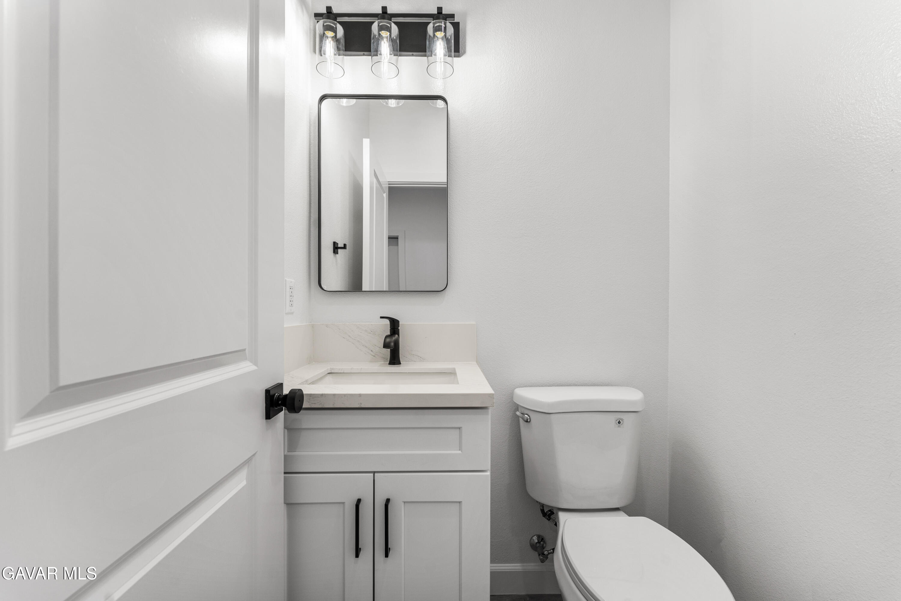 10433 Trumbull Street Property Photo 27