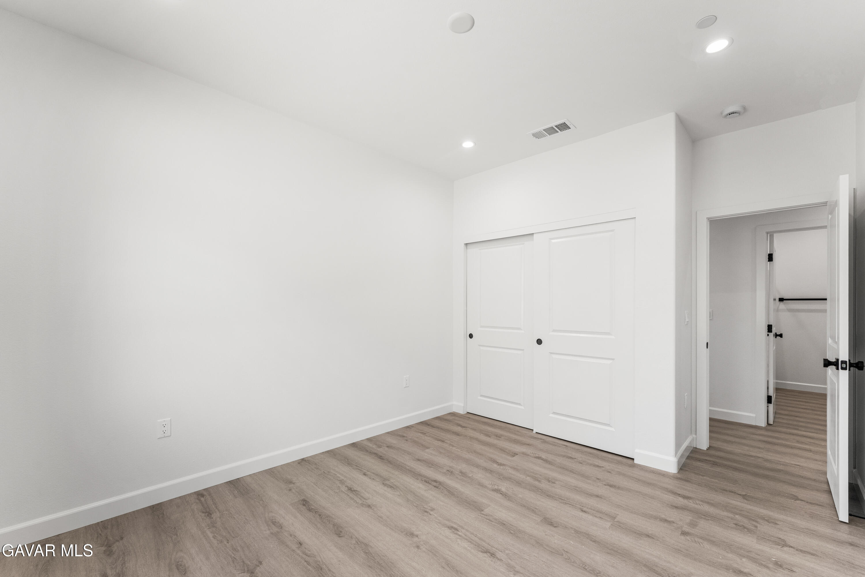 10433 Trumbull Street Property Photo 29