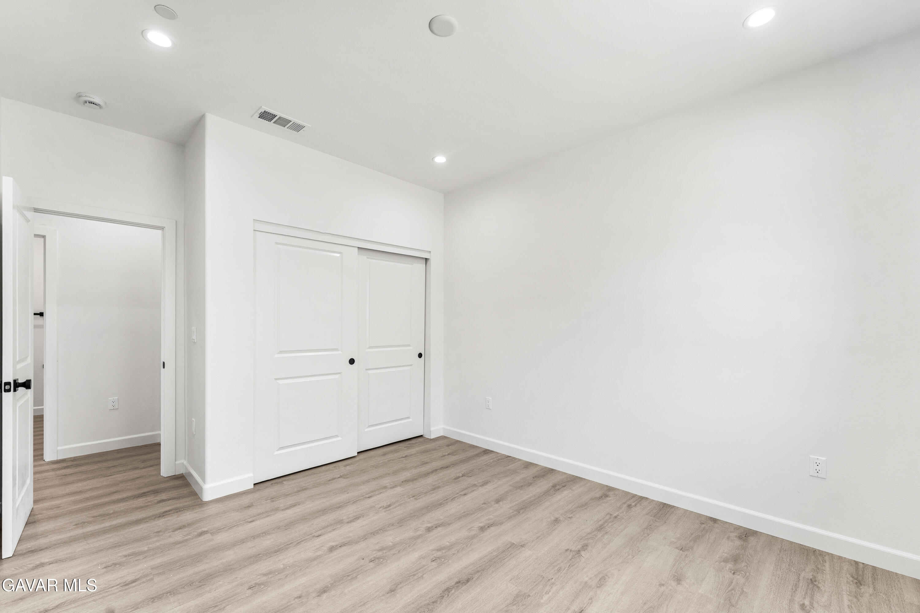 10433 Trumbull Street Property Photo 31