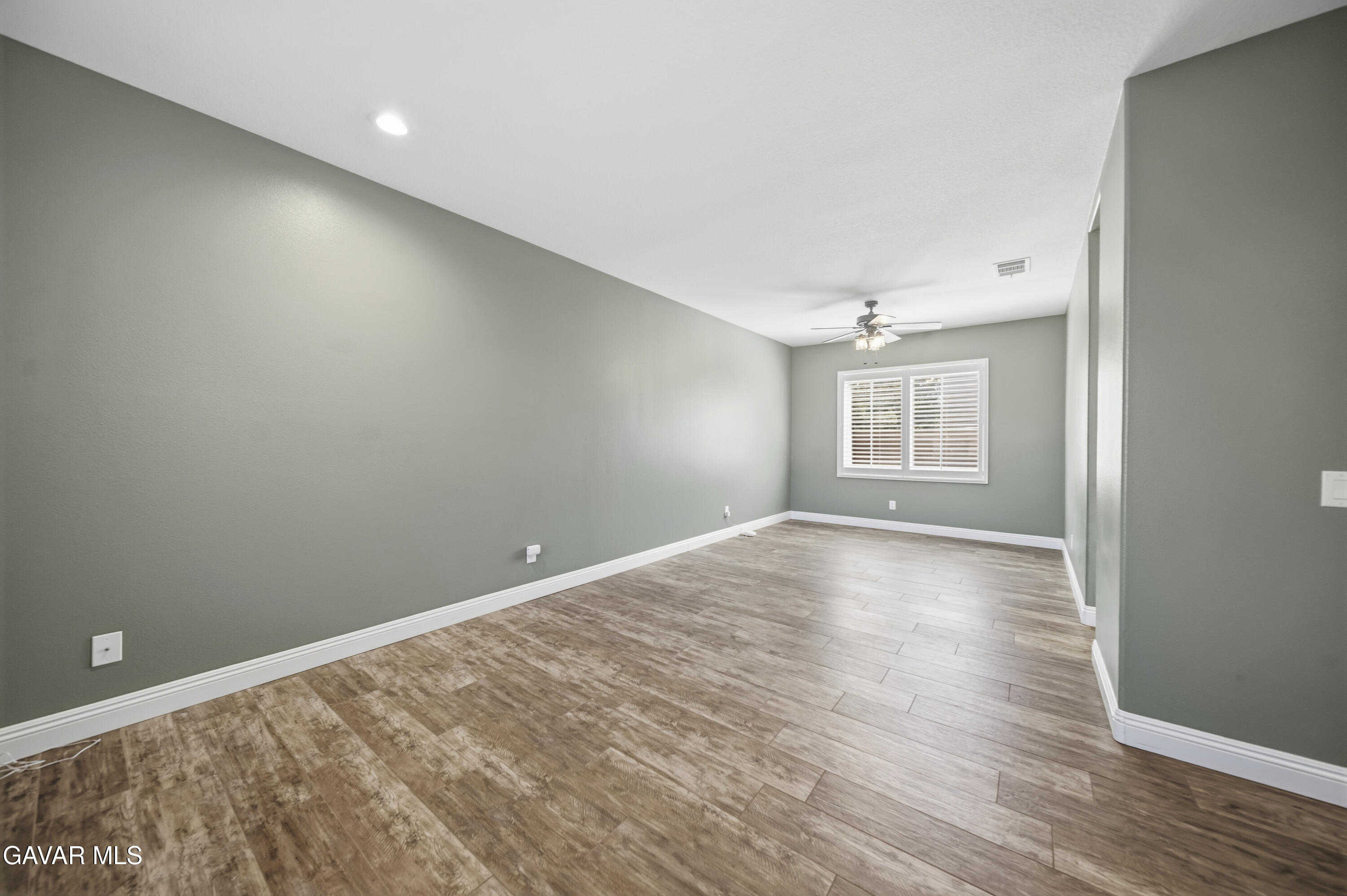 43708 Tahoe Way Property Photo 6