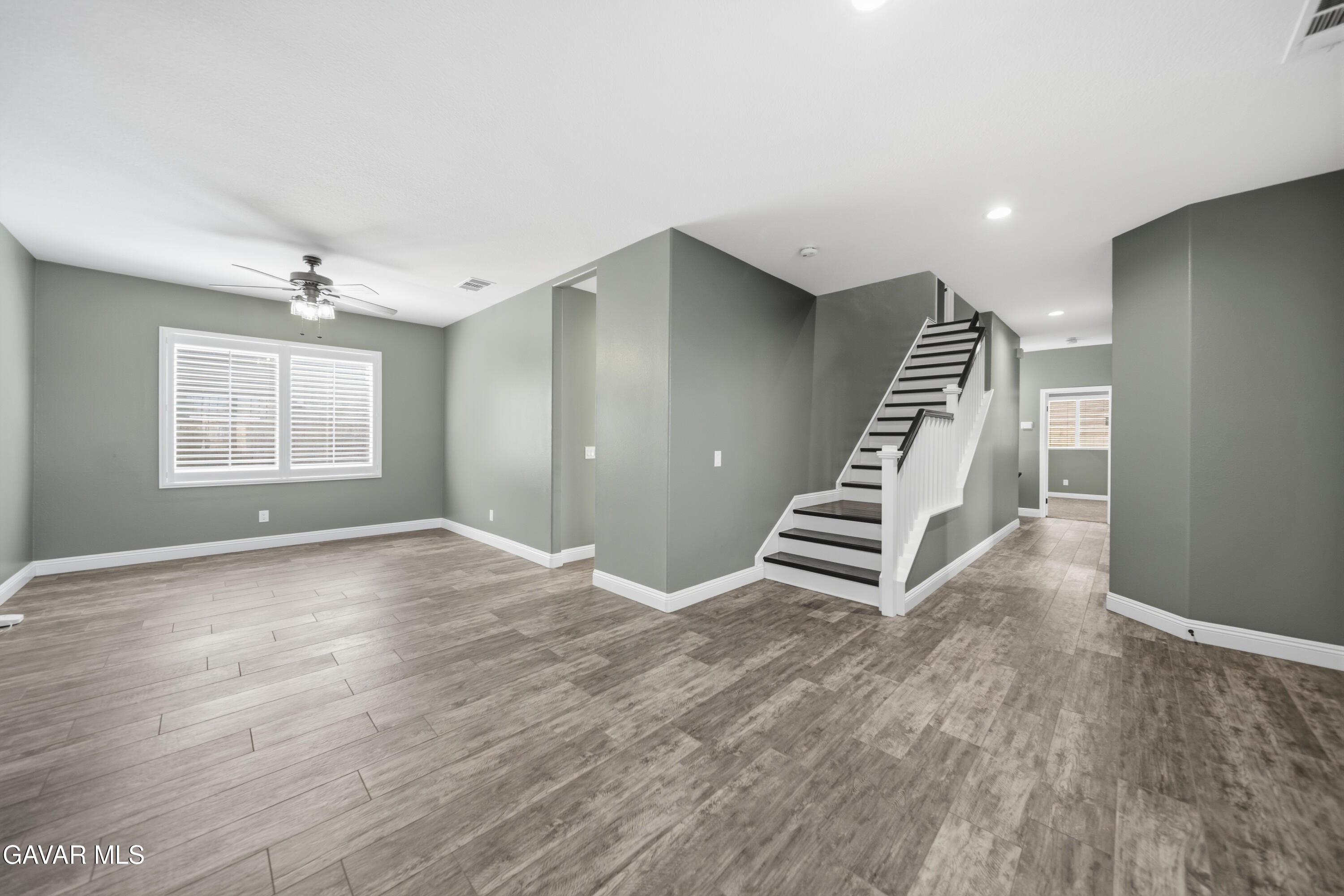 43708 Tahoe Way Property Photo 9