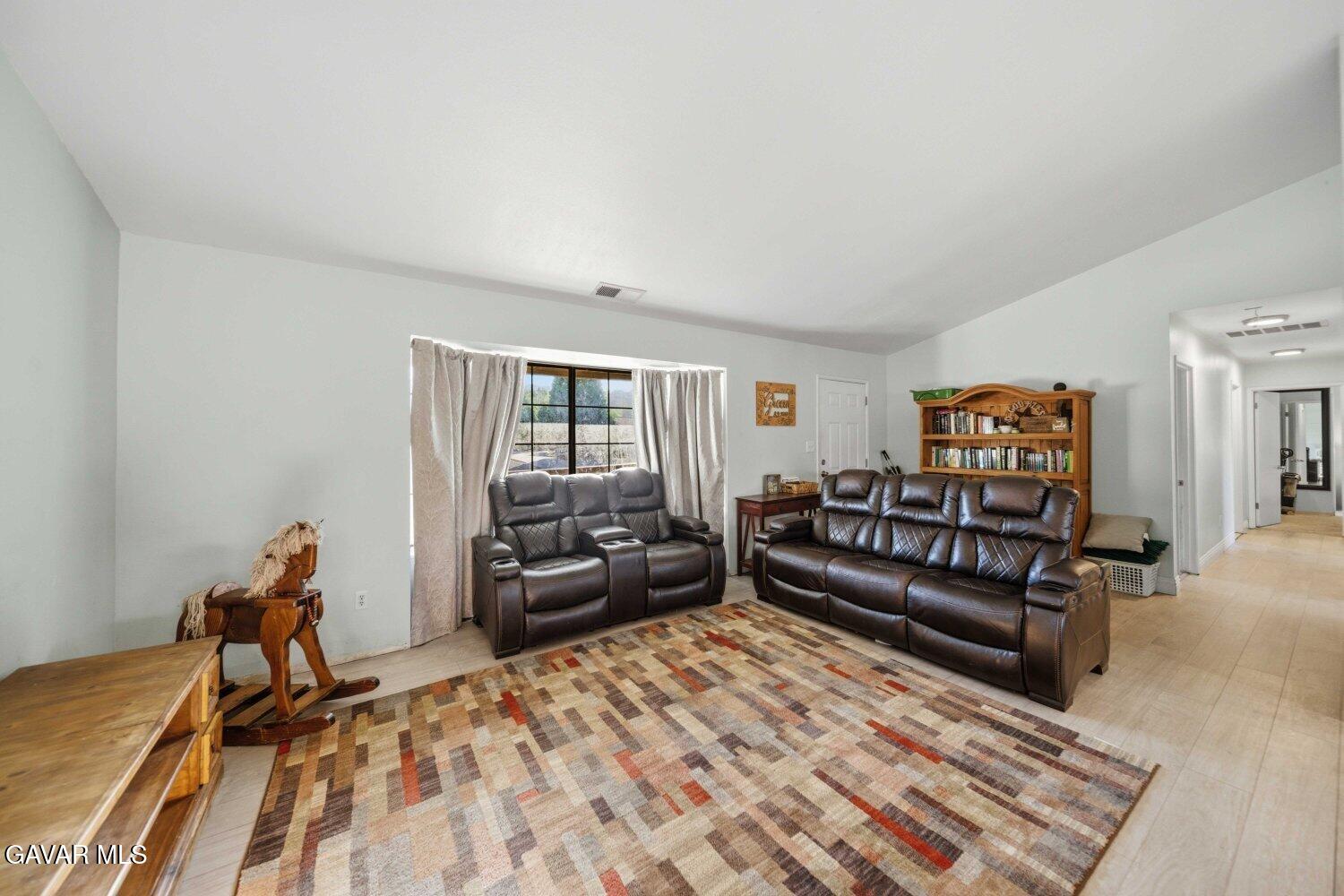 29961 Pinedale Drive Property Photo 3