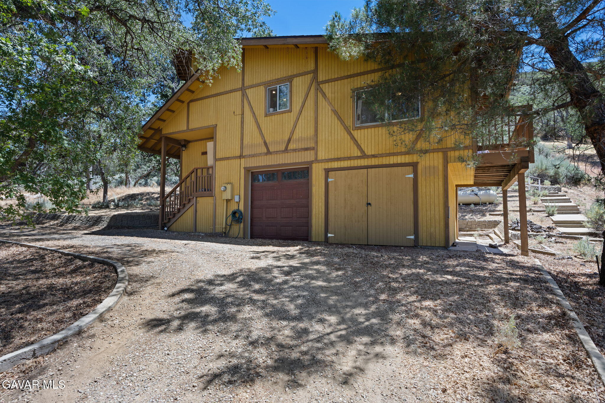 18295 Alps Drive Property Photo 3