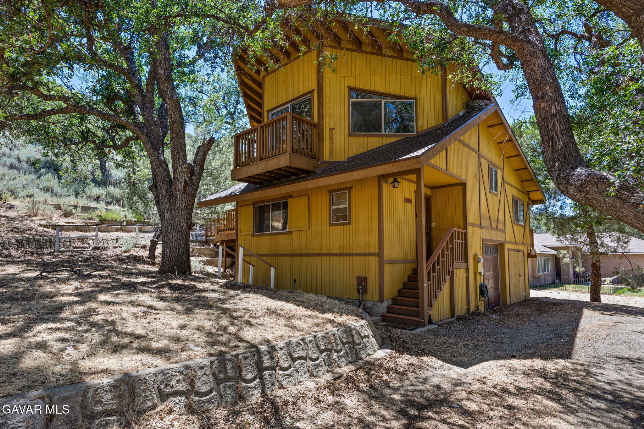 18295 Alps Drive Property Photo 5