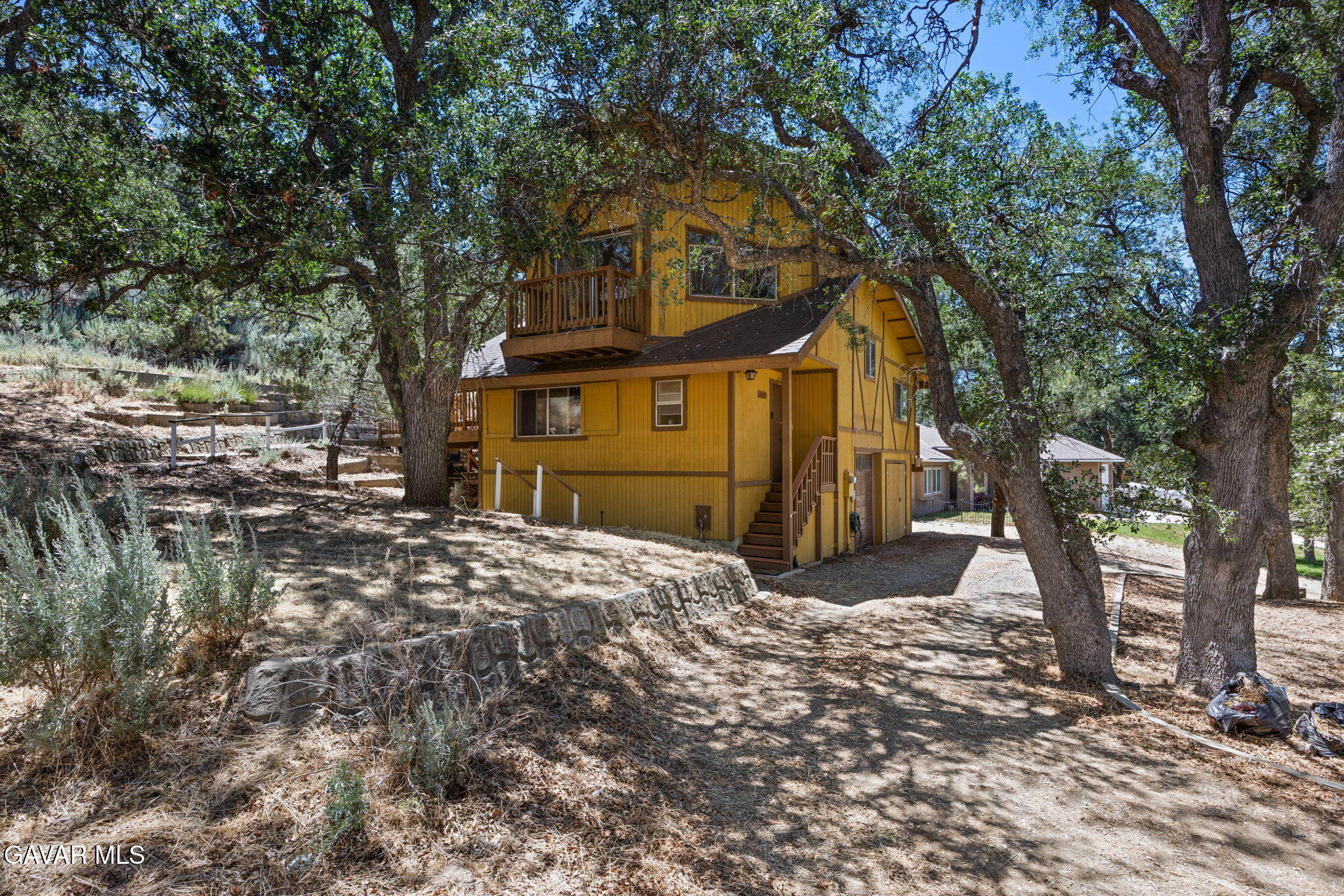 18295 Alps Drive Property Photo 6