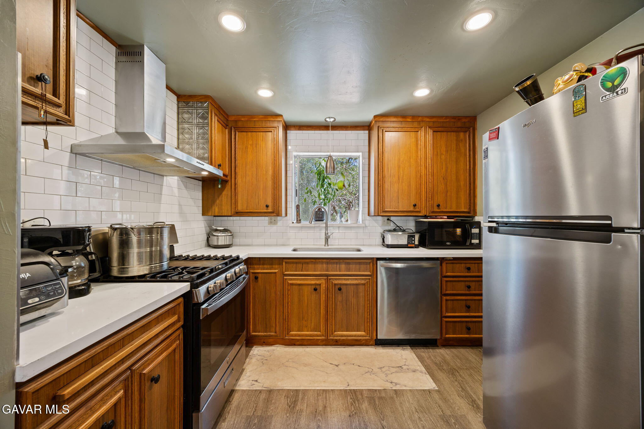 18295 Alps Drive Property Photo 12