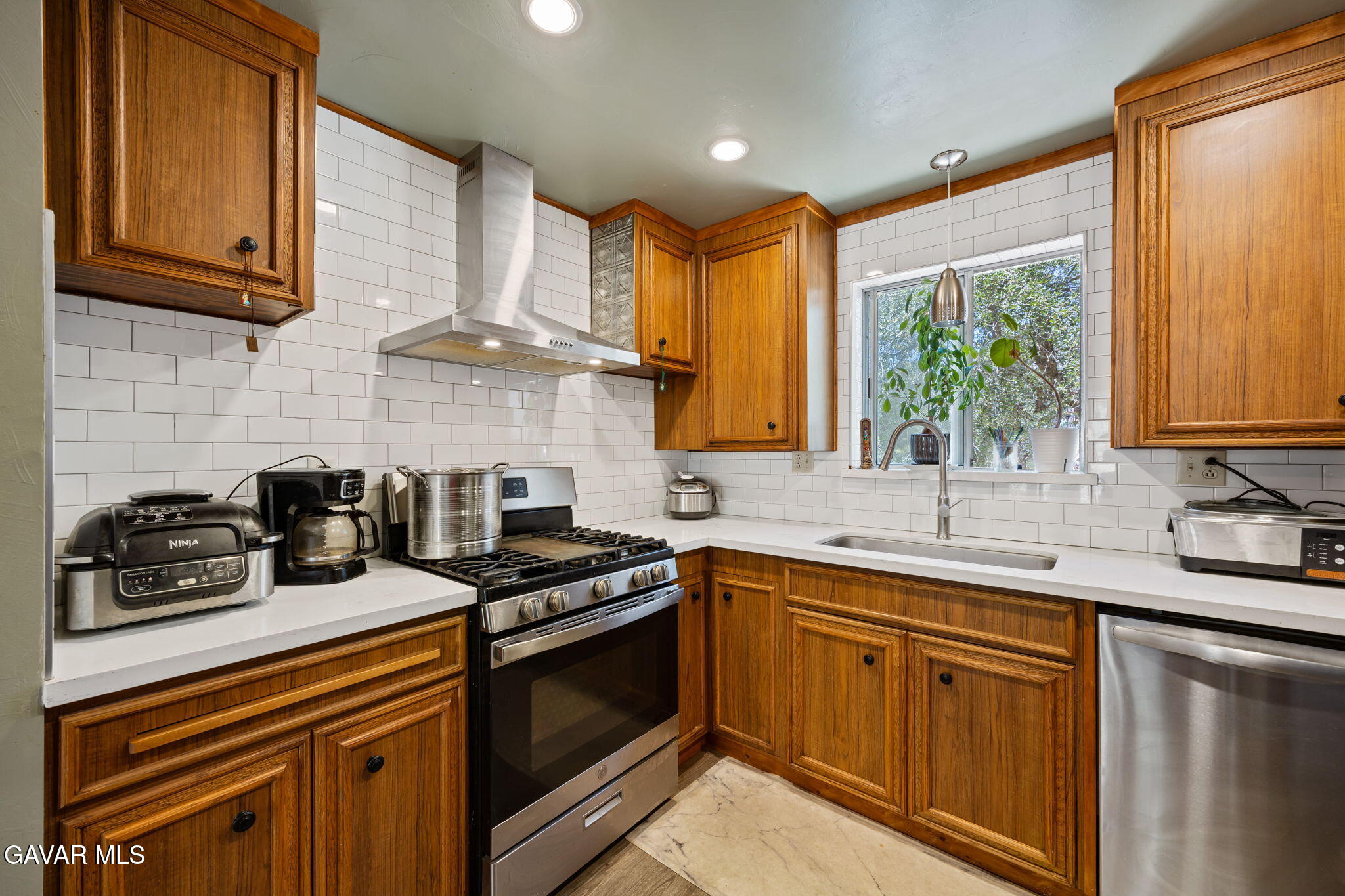 18295 Alps Drive Property Photo 13