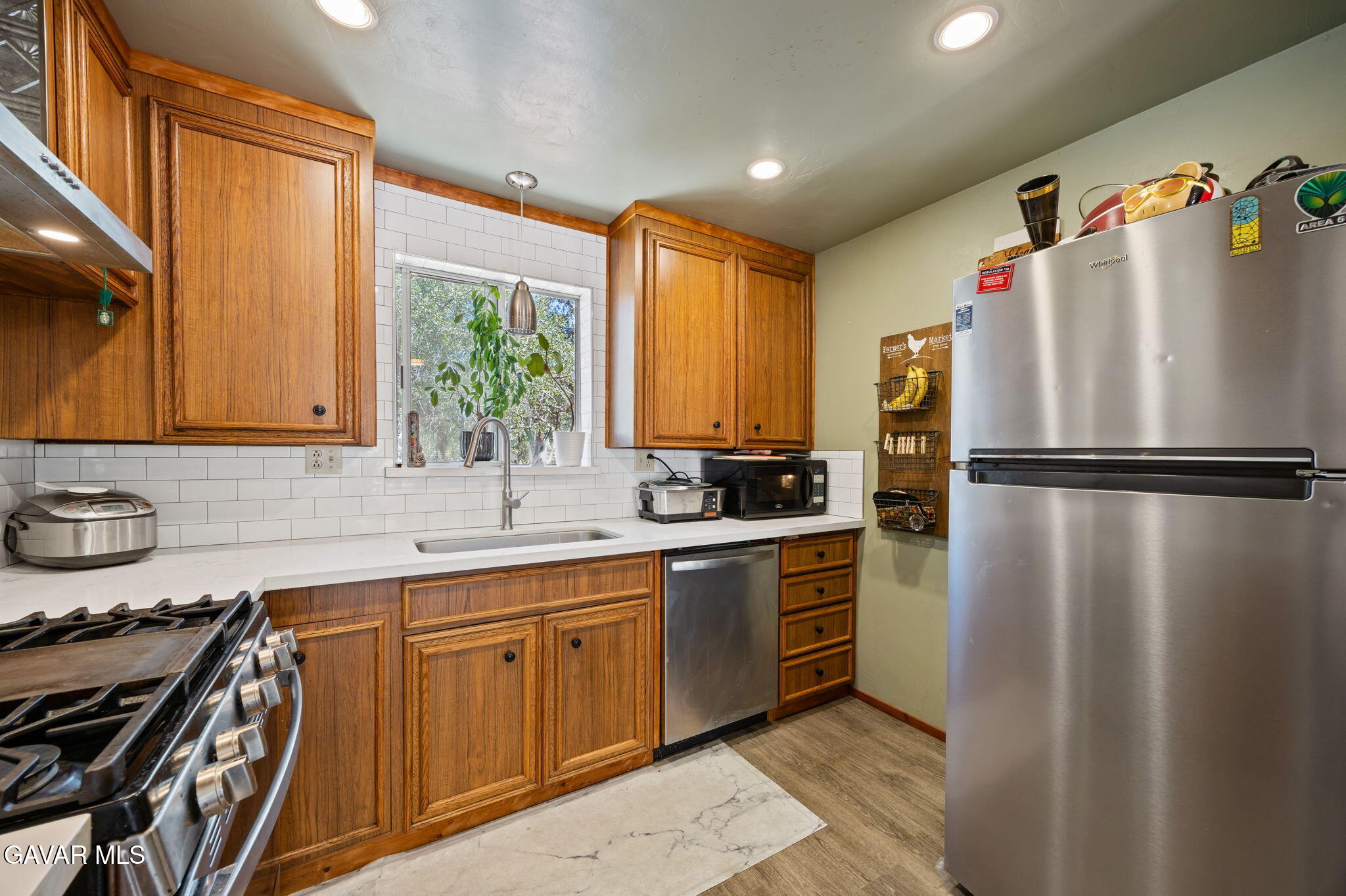 18295 Alps Drive Property Photo 14