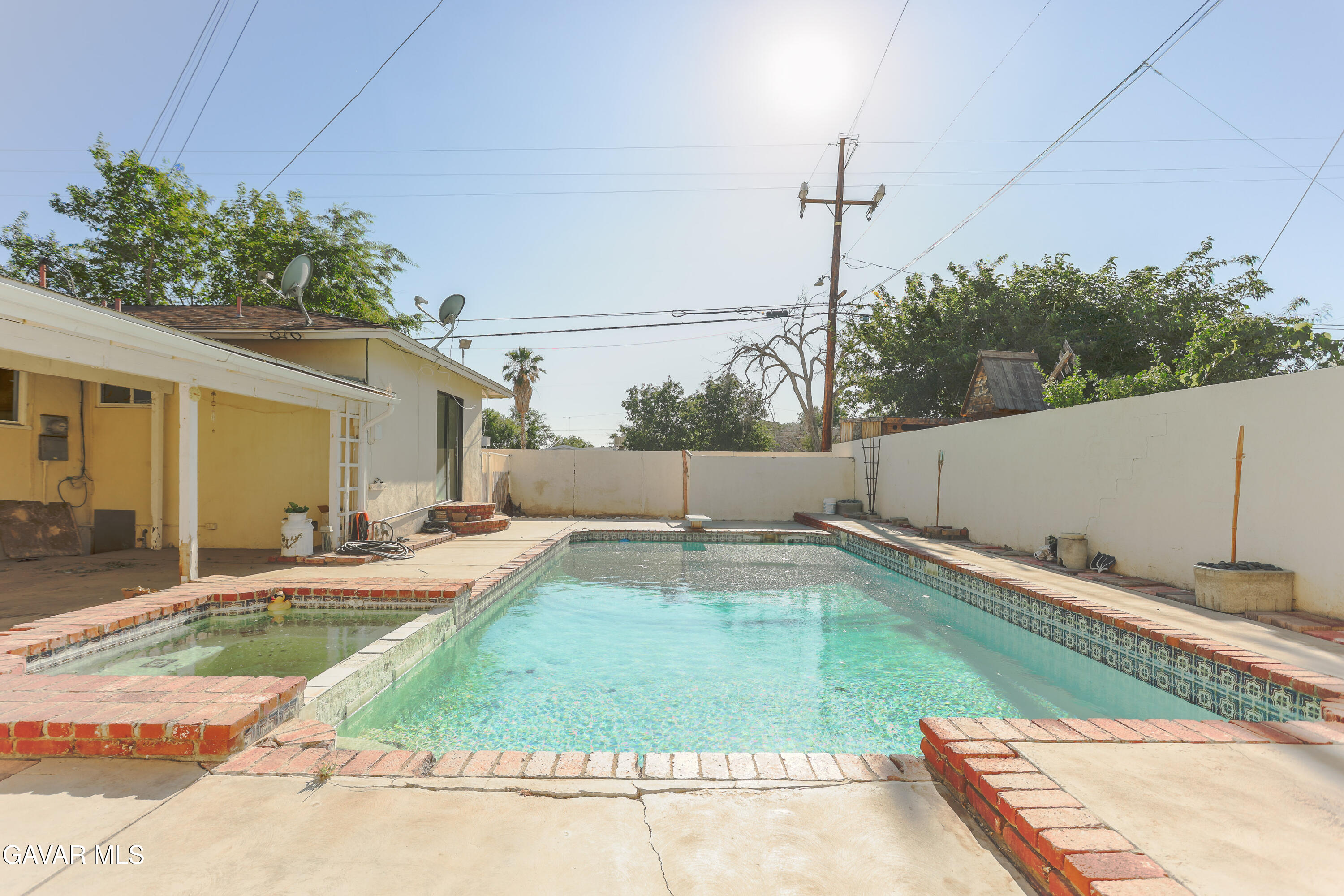 1441 W Jenner Street Property Photo 19