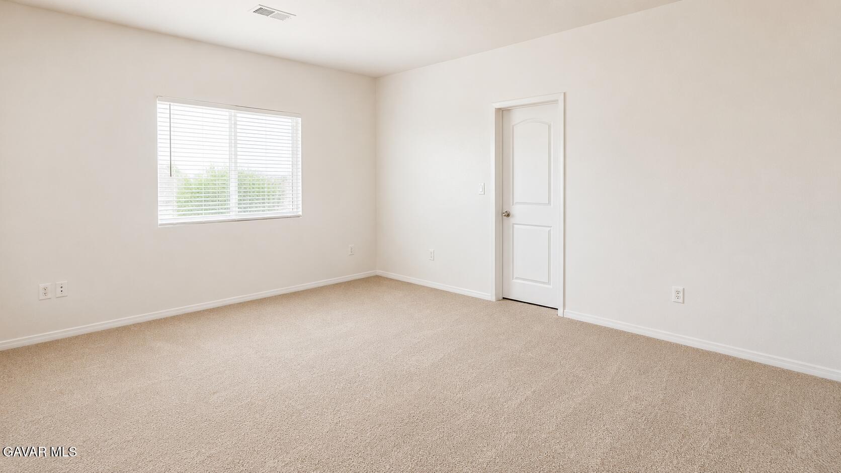 2518 E Avenue K2 Property Photo 9
