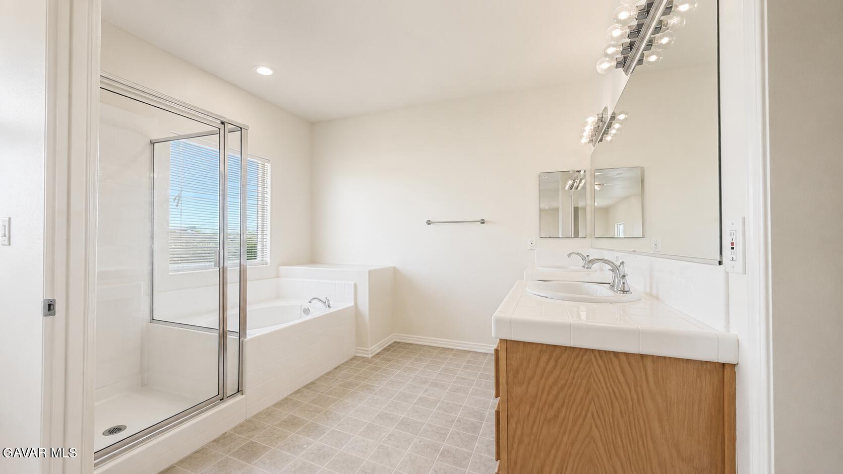 2518 E Avenue K2 Property Photo 19