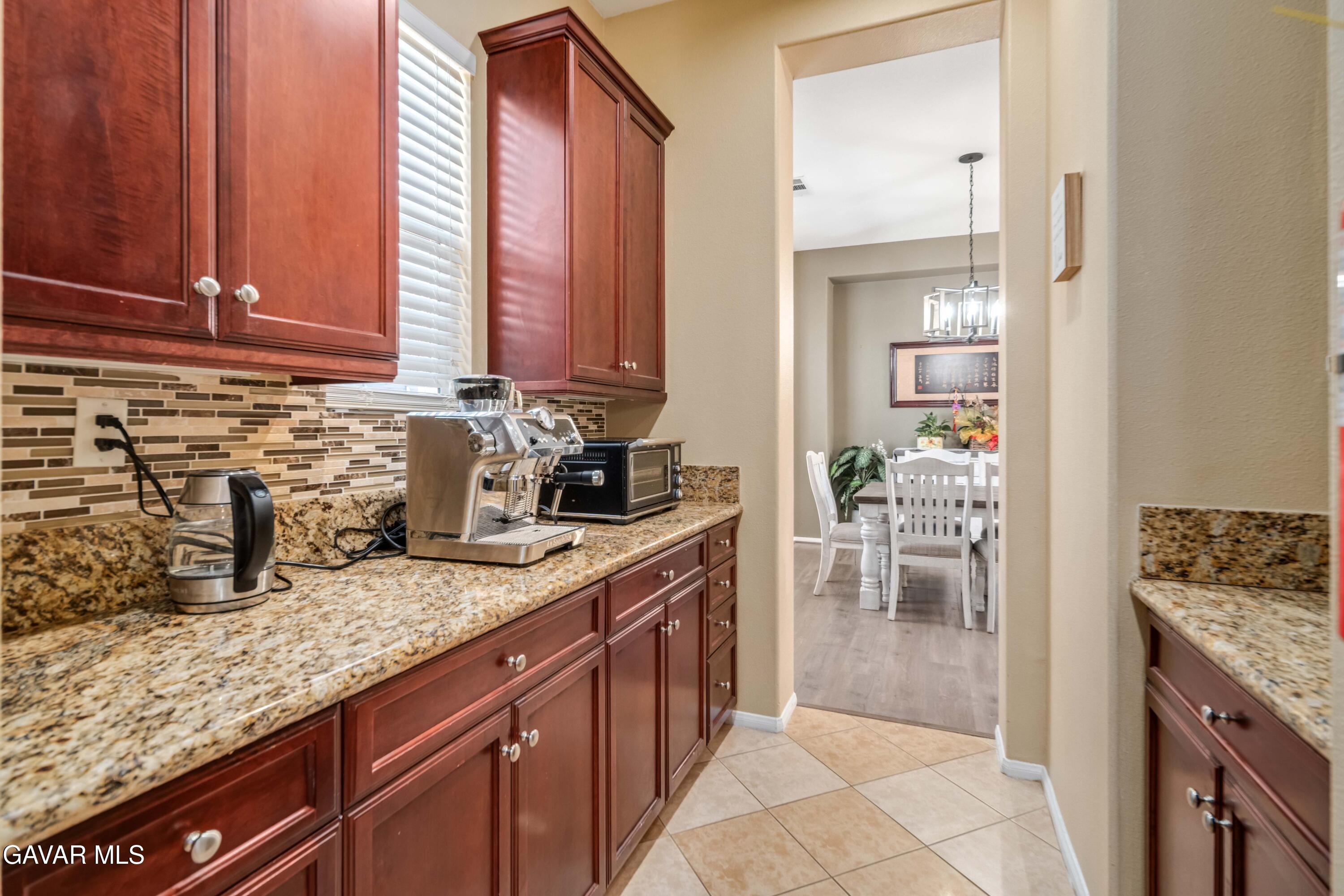 41347 42nd Street Property Photo 17