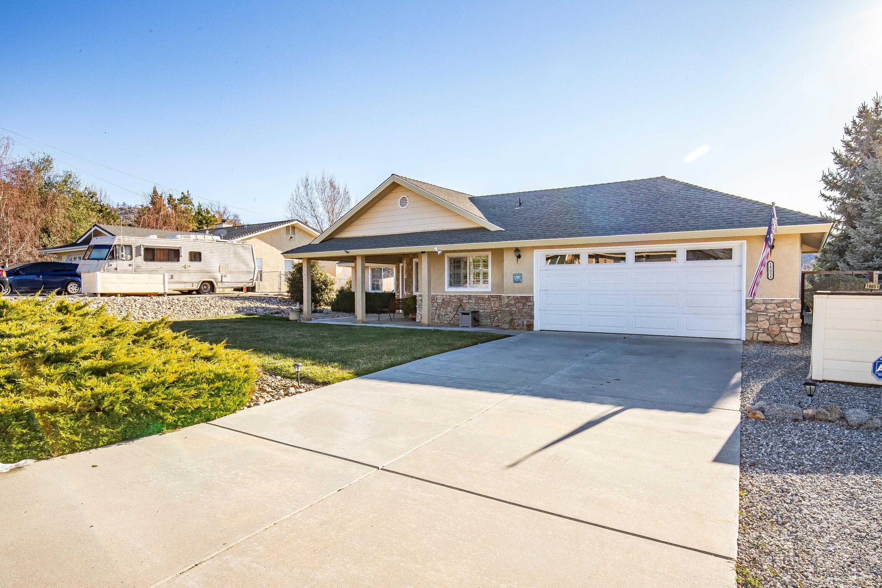 18051 Bold Venture Drive Property Photo 2