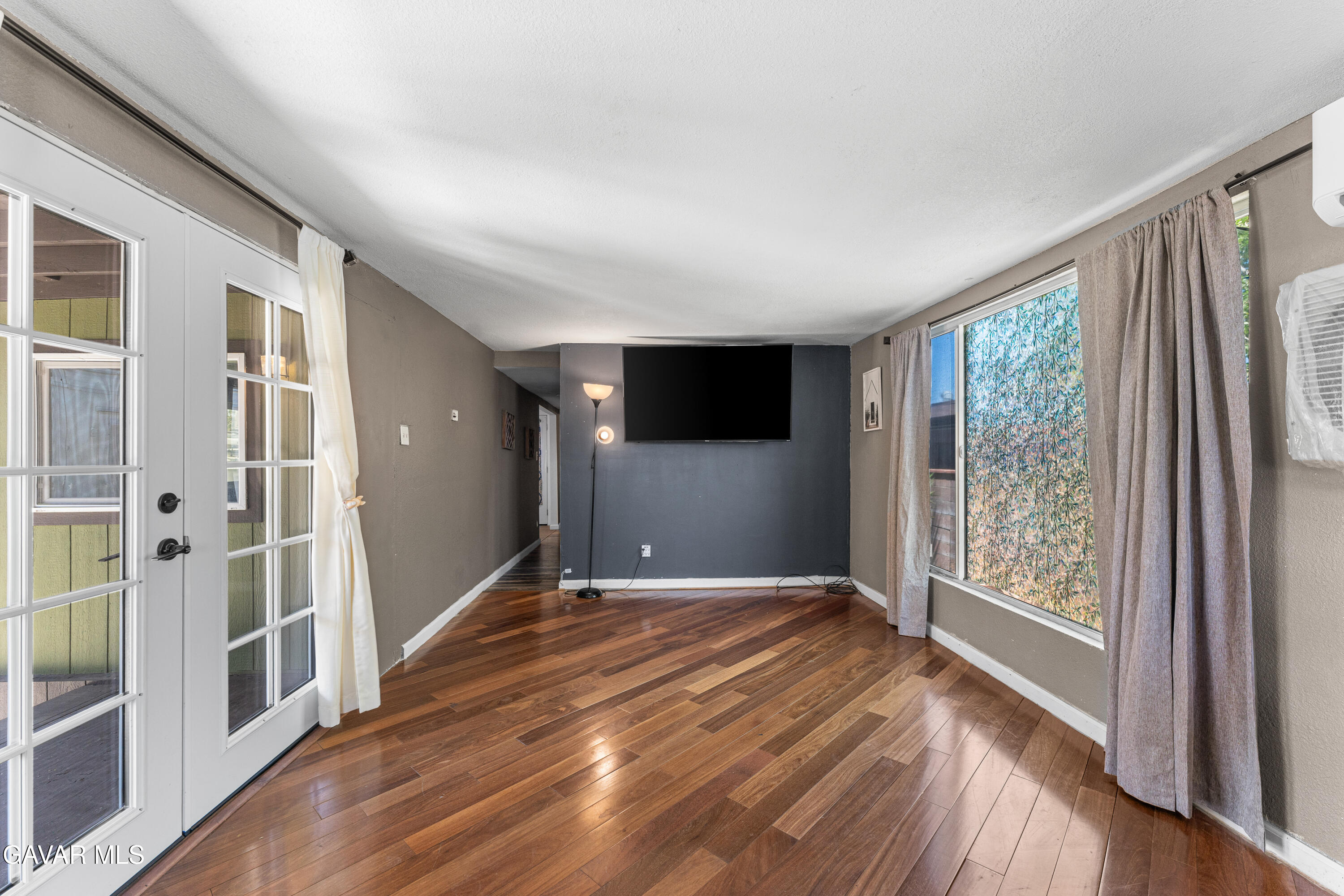 723 W Avenue I, Spc C41 Property Photo 4