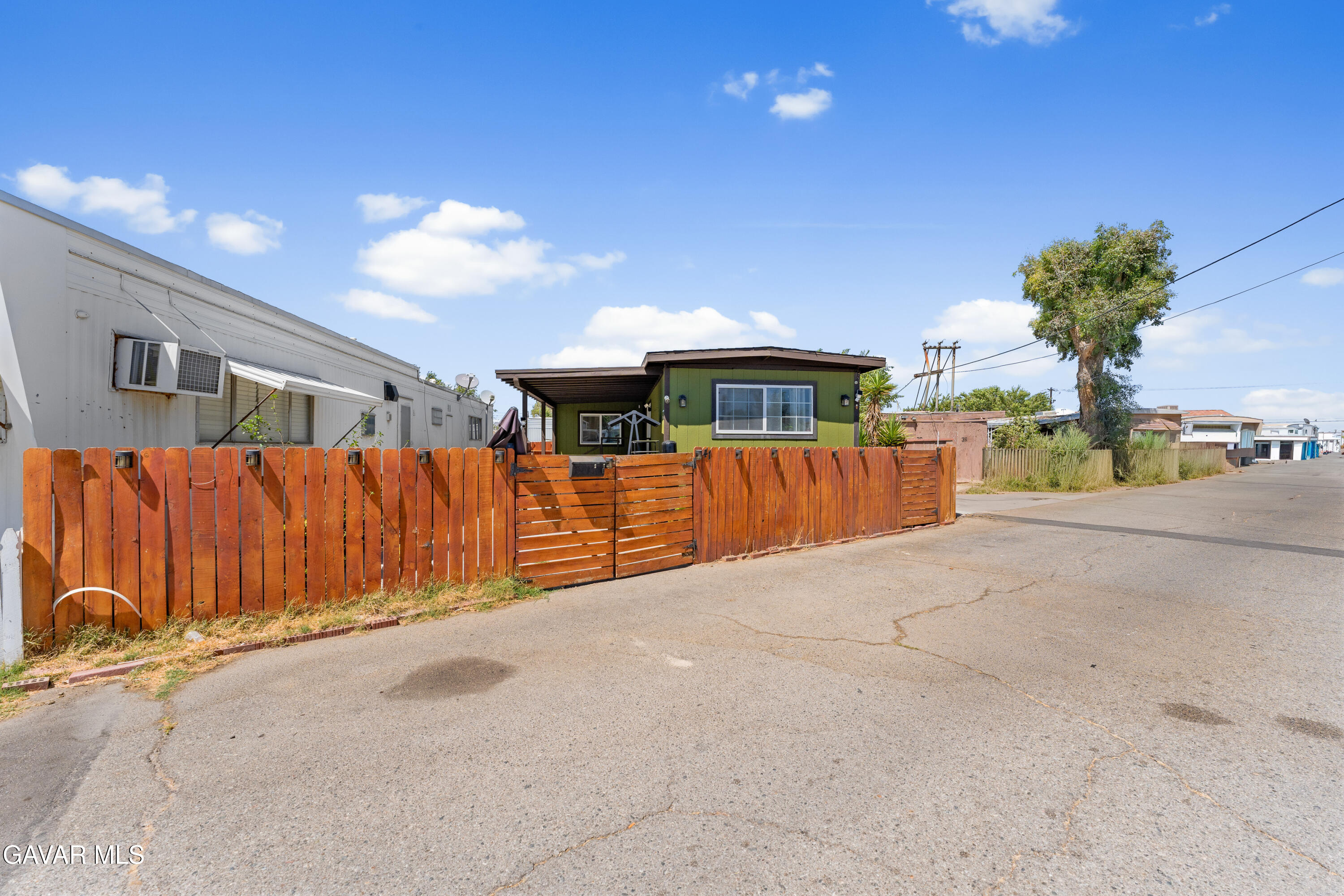 723 W Avenue I, Spc C41 Property Photo 31