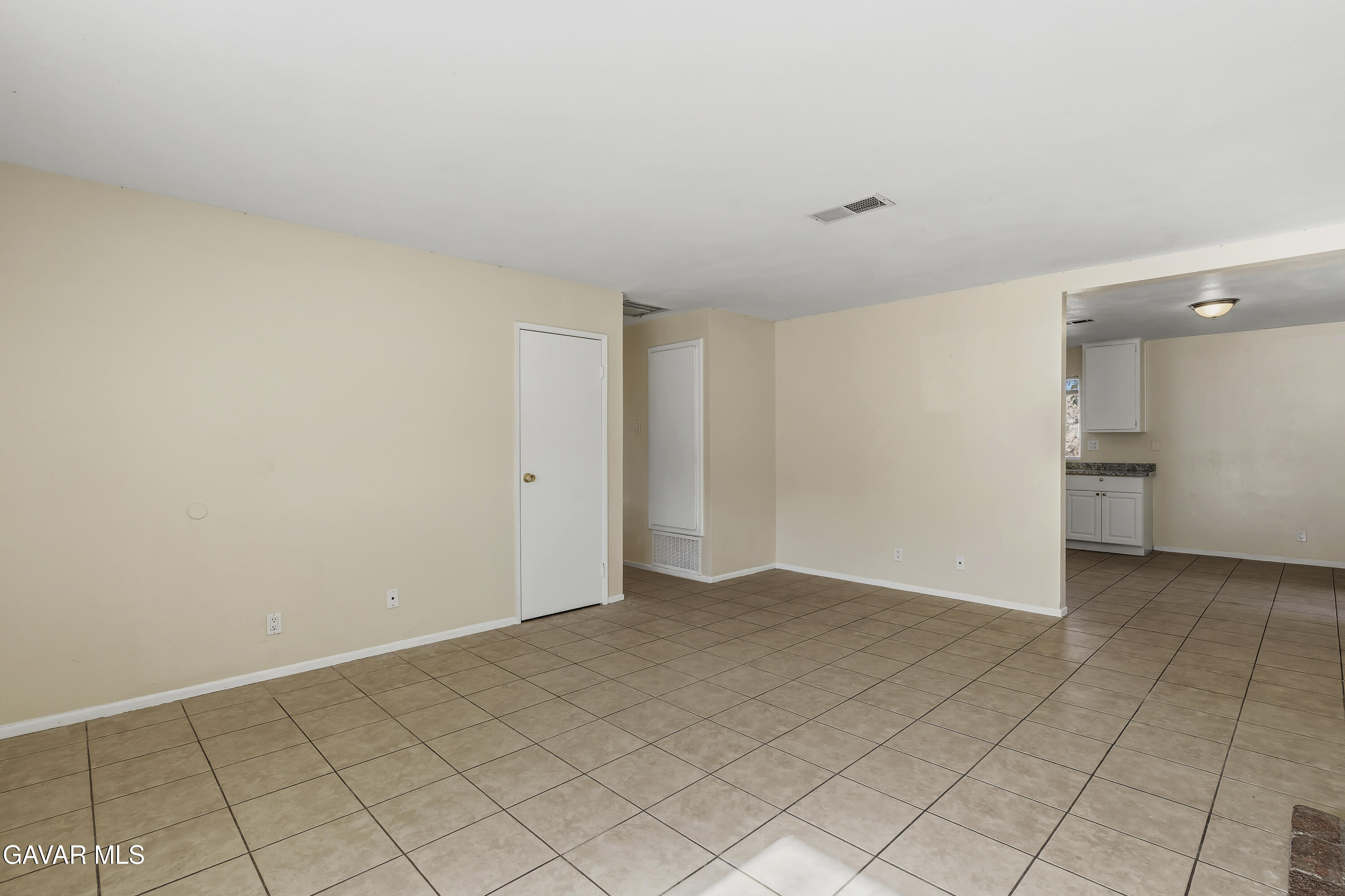 40015 E 172nd Street Property Photo 5