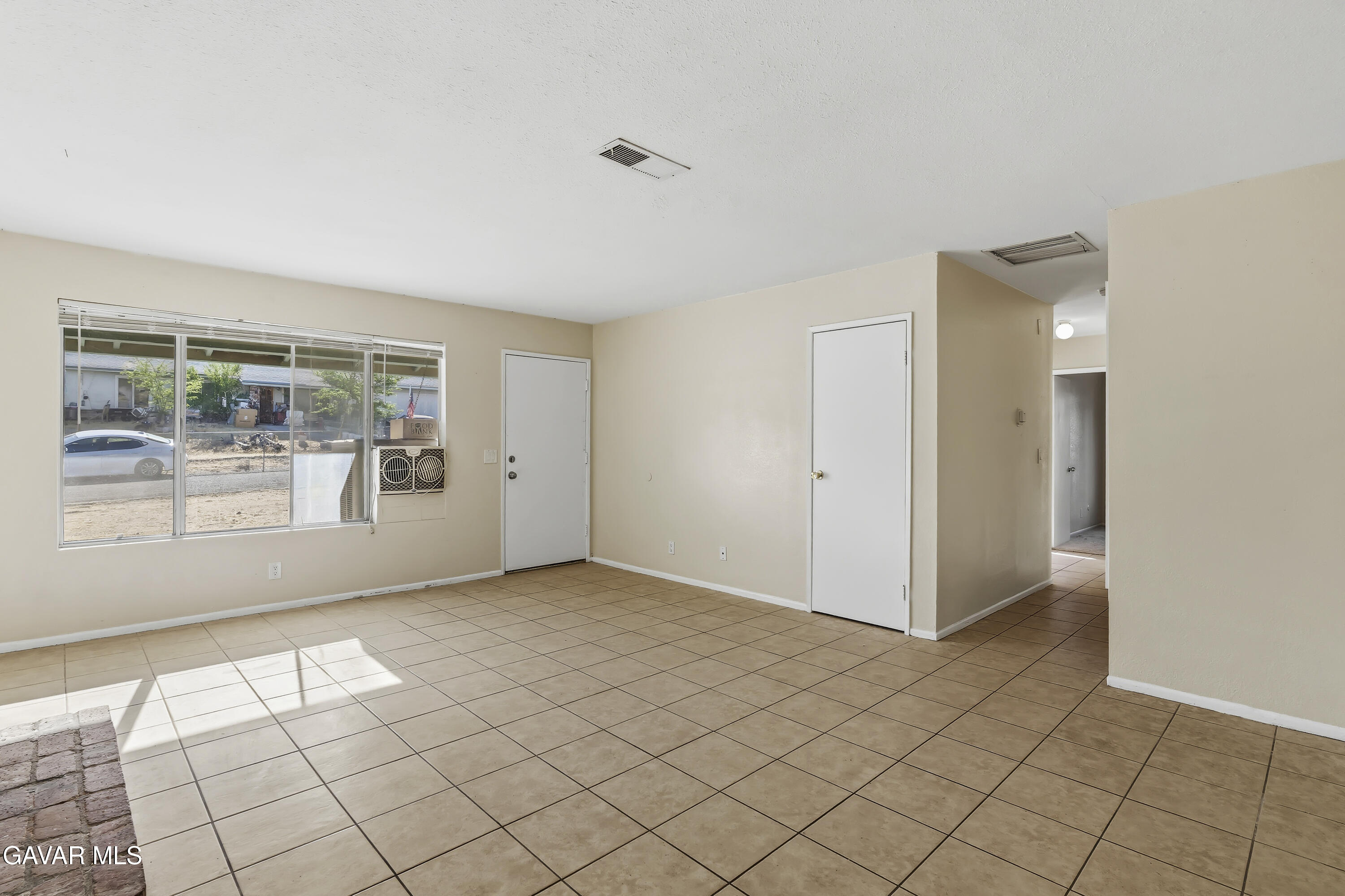 40015 E 172nd Street Property Photo 6