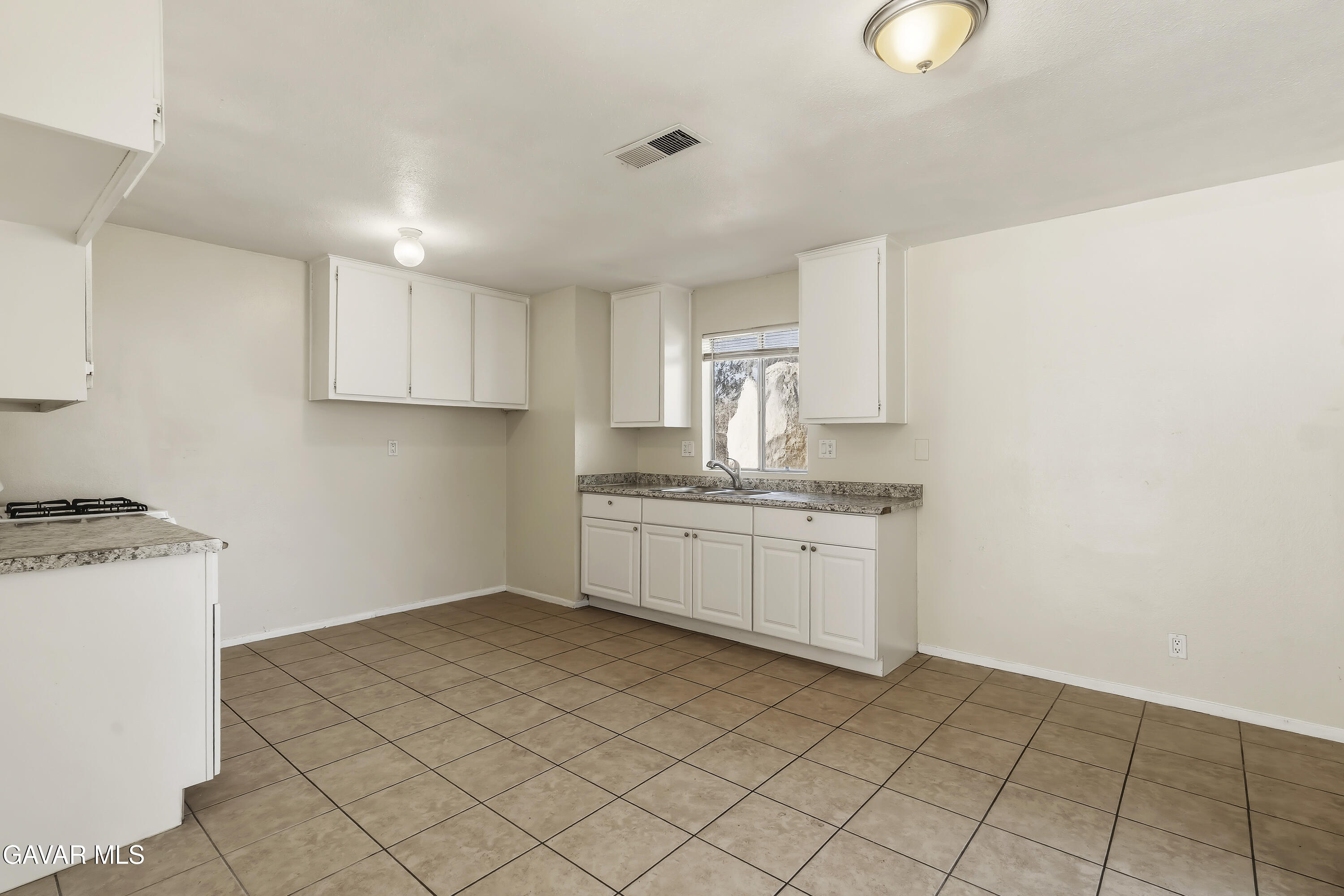 40015 E 172nd Street Property Photo 11