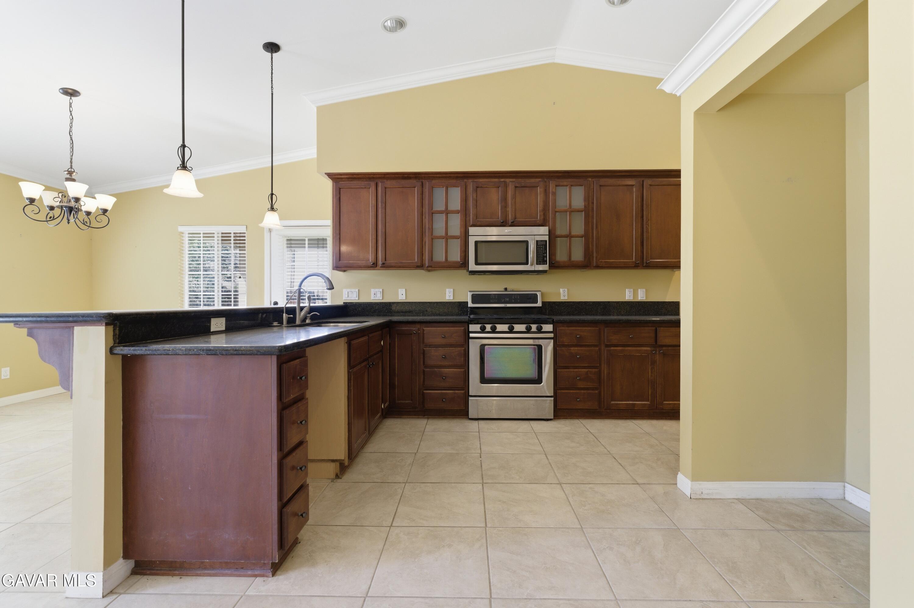 10725 Keller Drive Property Photo 7