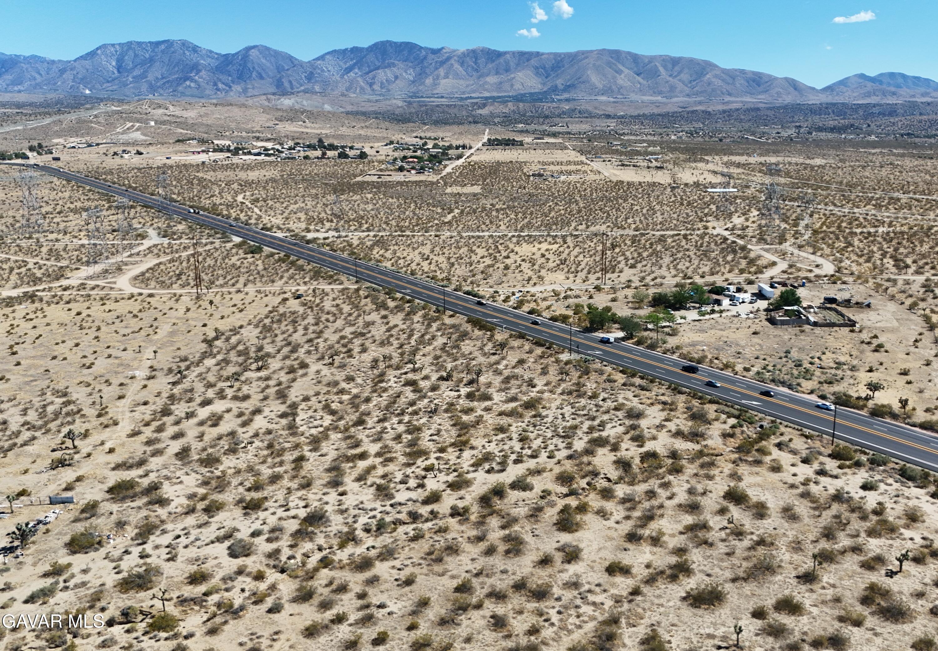 Pearblossom Highway Property Photo 4