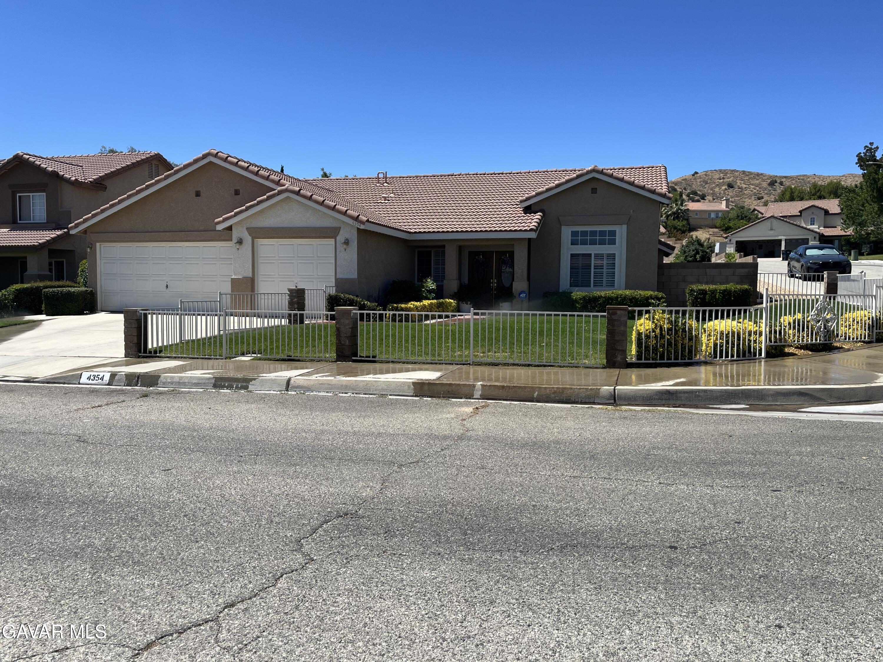 4354 Sungate Drive Property Photo 1