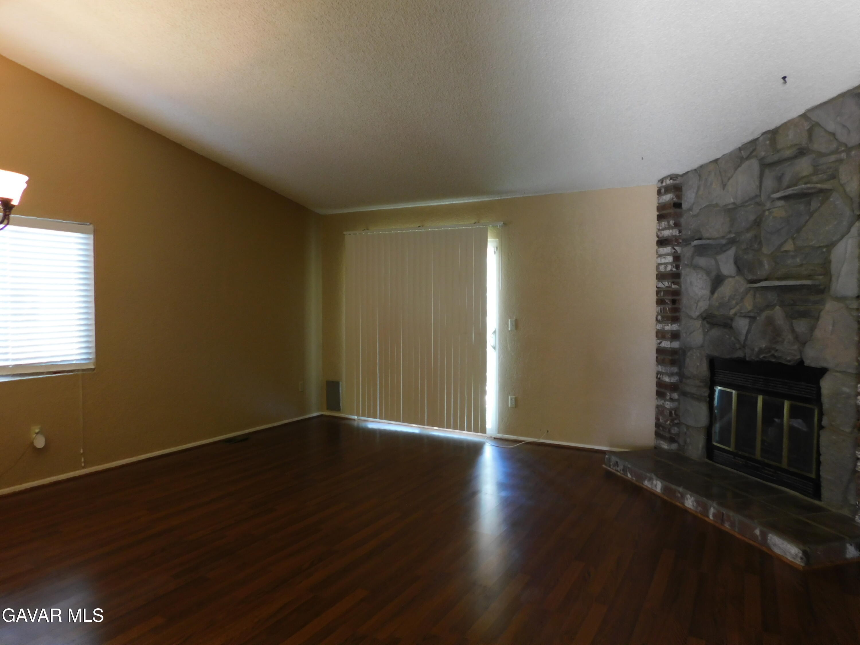 14306 Dover Drive Property Photo 3