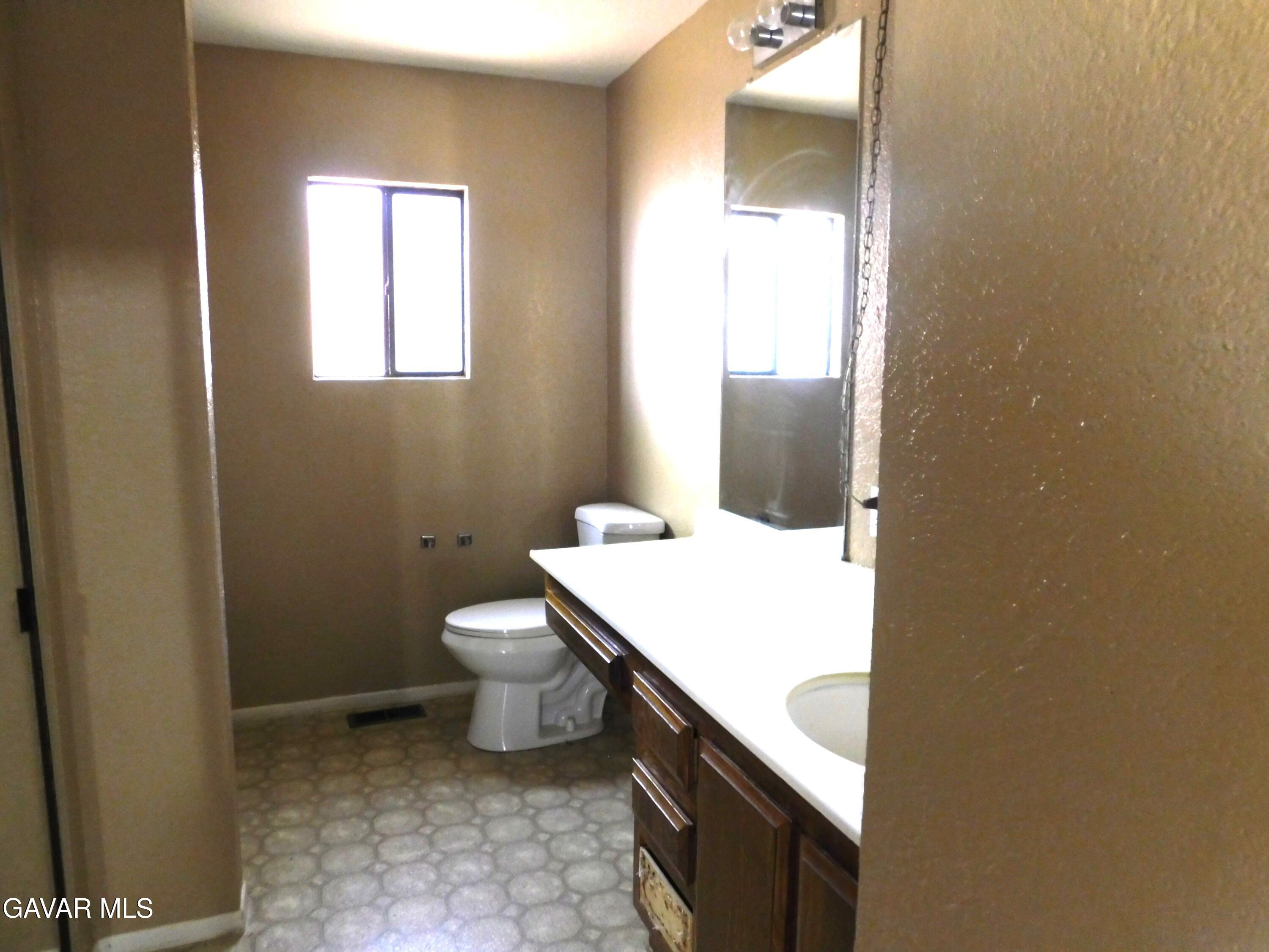 14306 Dover Drive Property Photo 10