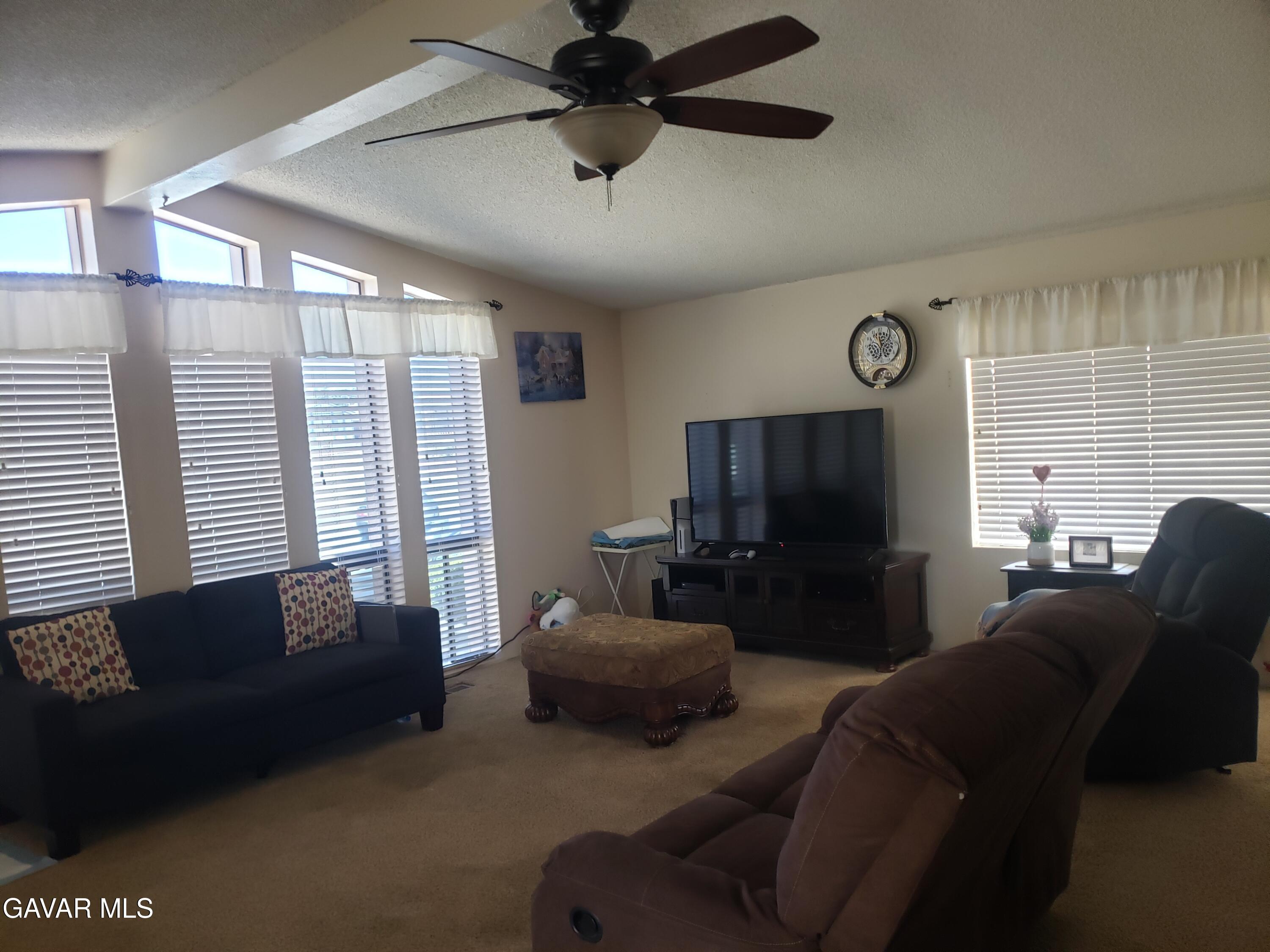 40701 W Rancho Vista Boulevard, Spc 46 Property Photo 7