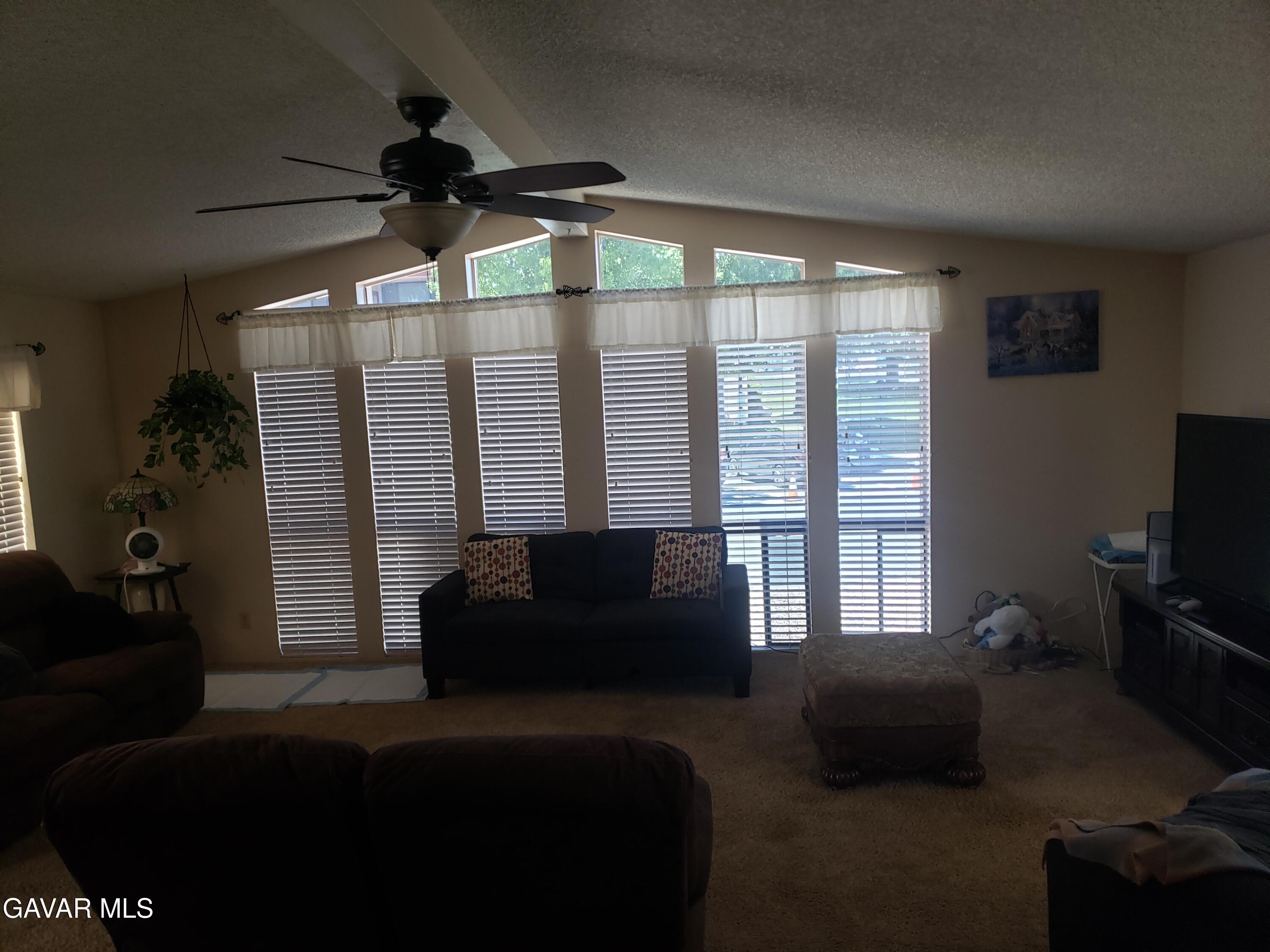 40701 W Rancho Vista Boulevard, Spc 46 Property Photo 8