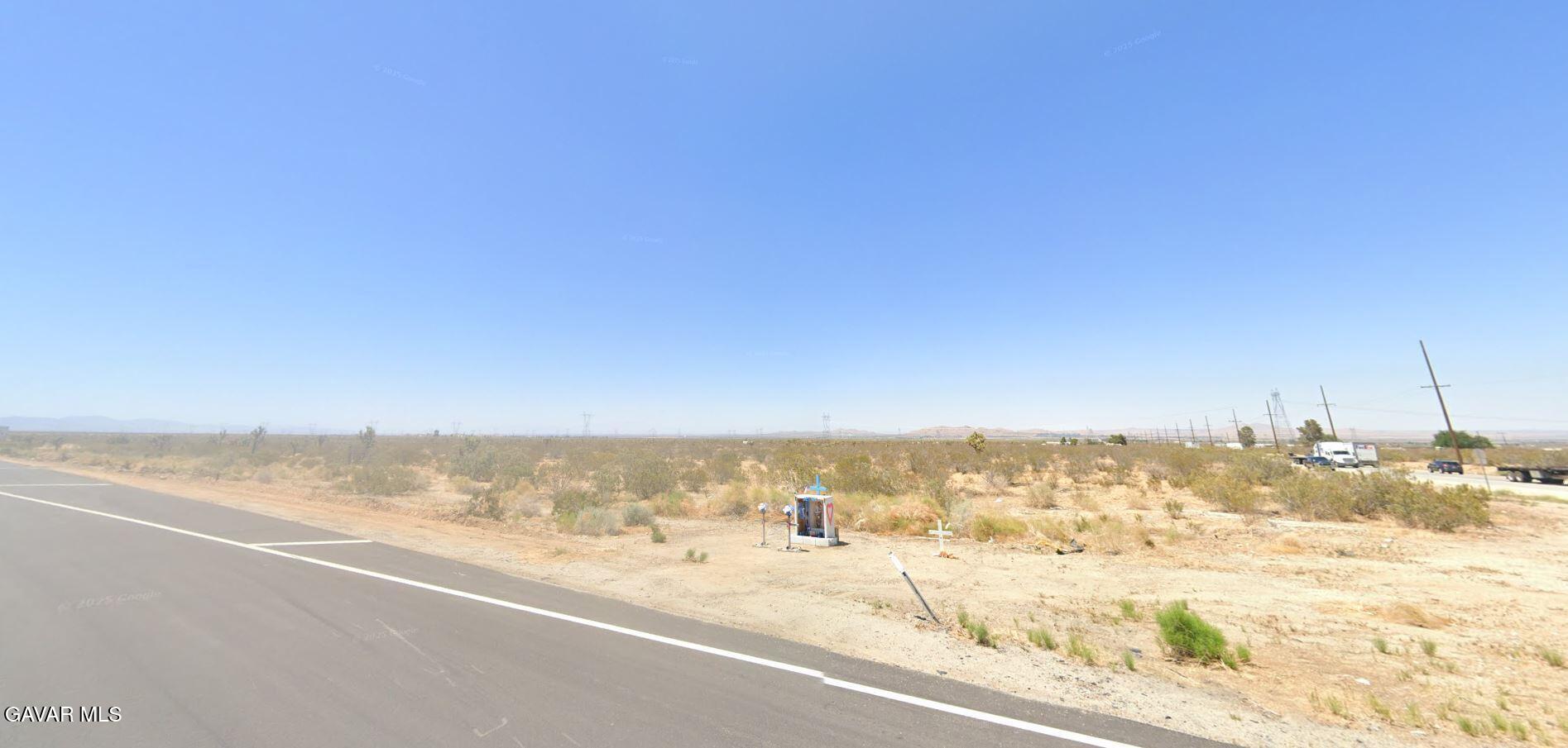 16500 Pearblossom Highway Property Photo 8