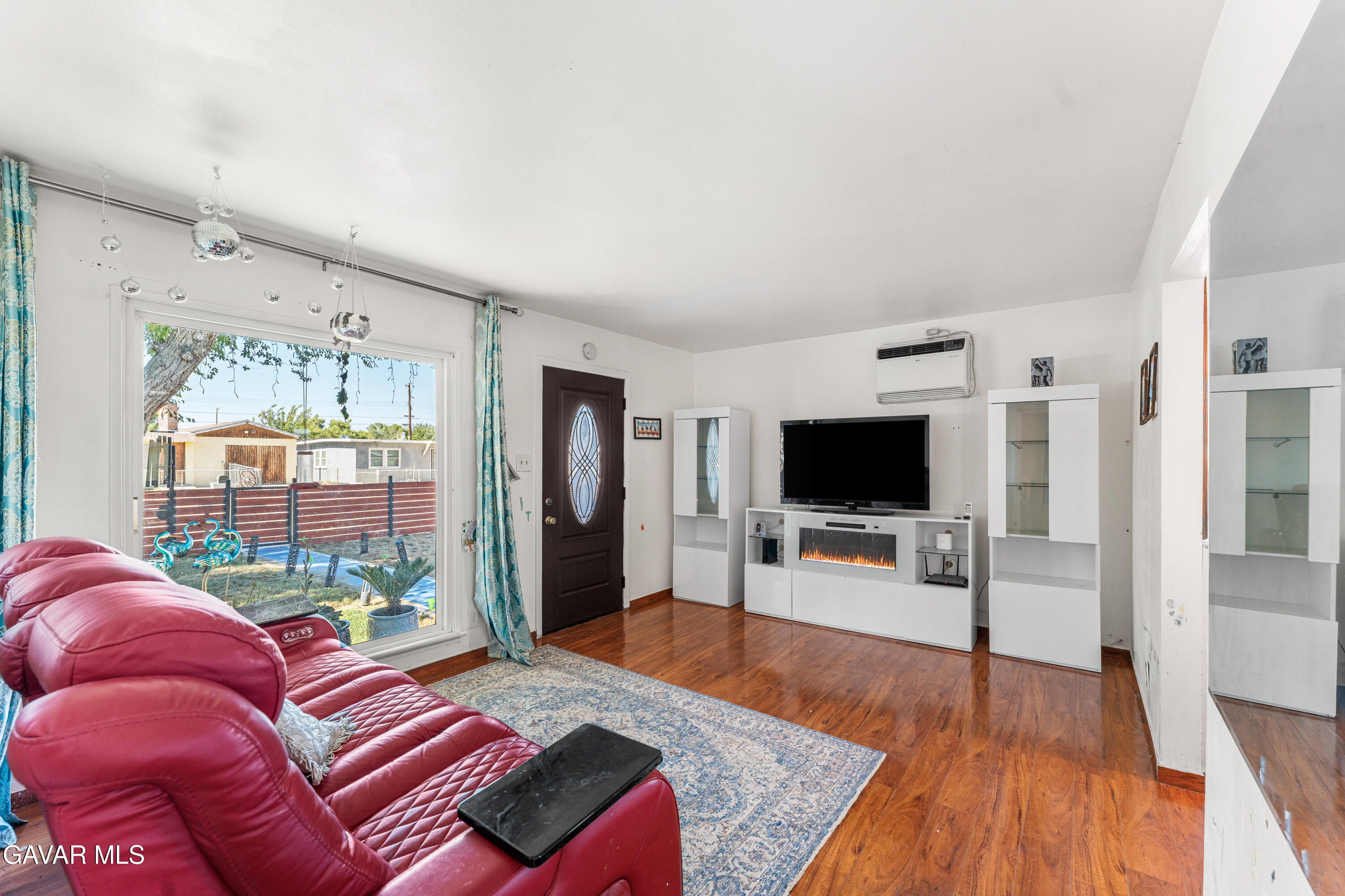 1544 Franklin Avenue Property Photo 3