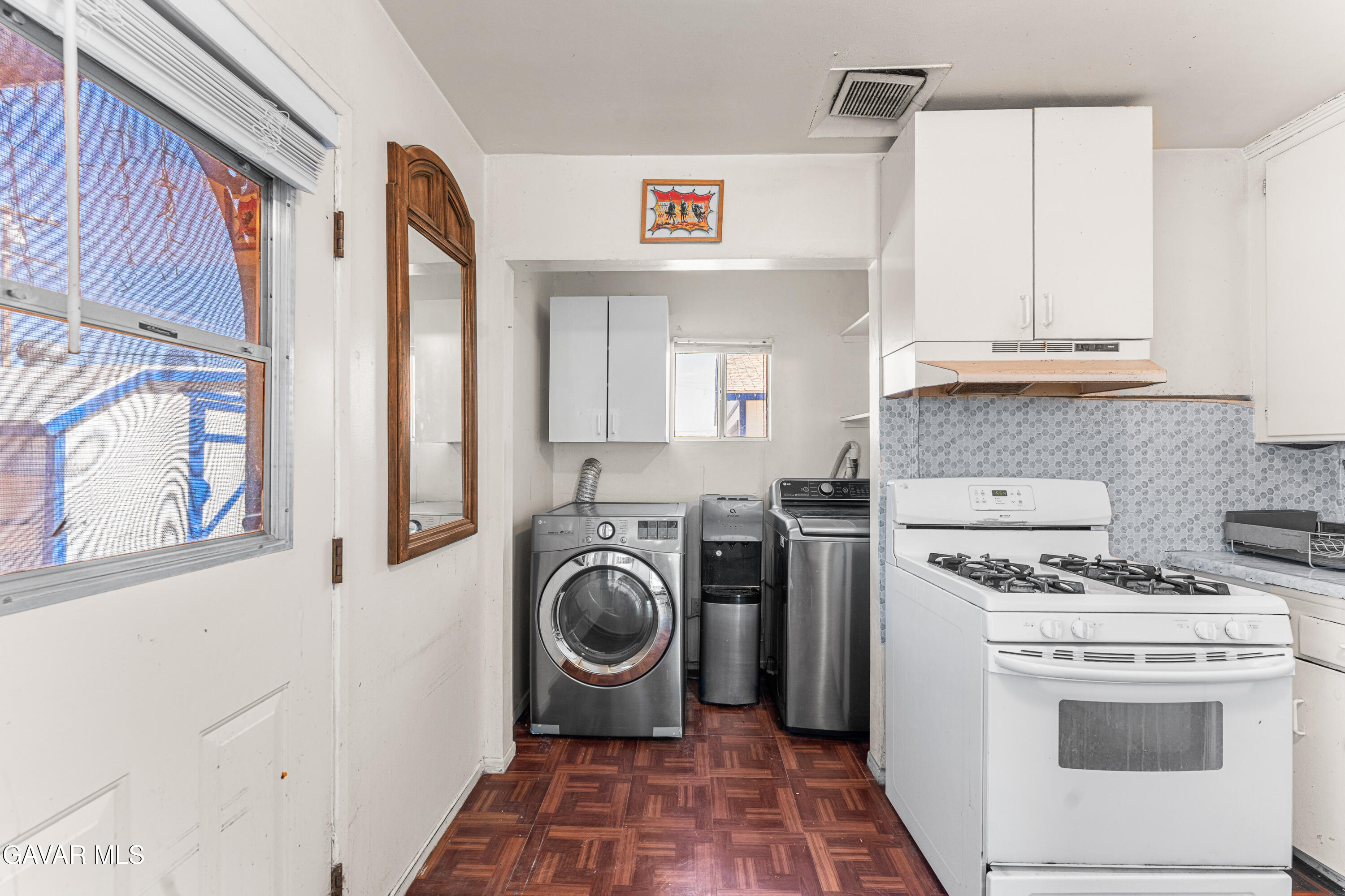 1544 Franklin Avenue Property Photo 12
