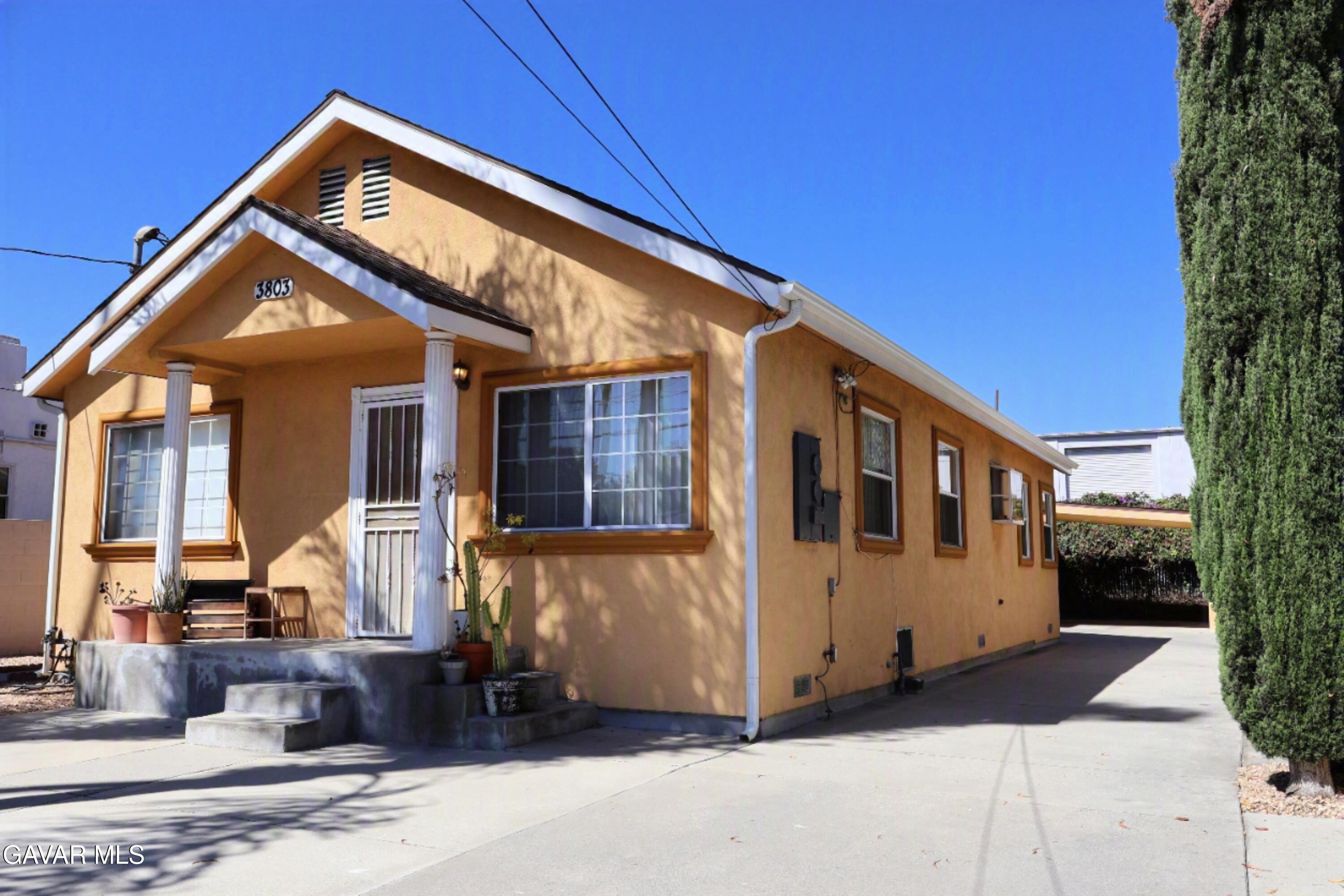 3803 Seneca Avenue Property Photo 9