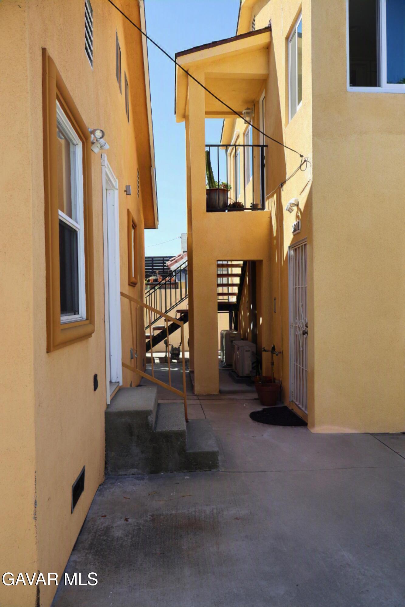 3803 Seneca Avenue Property Photo 15